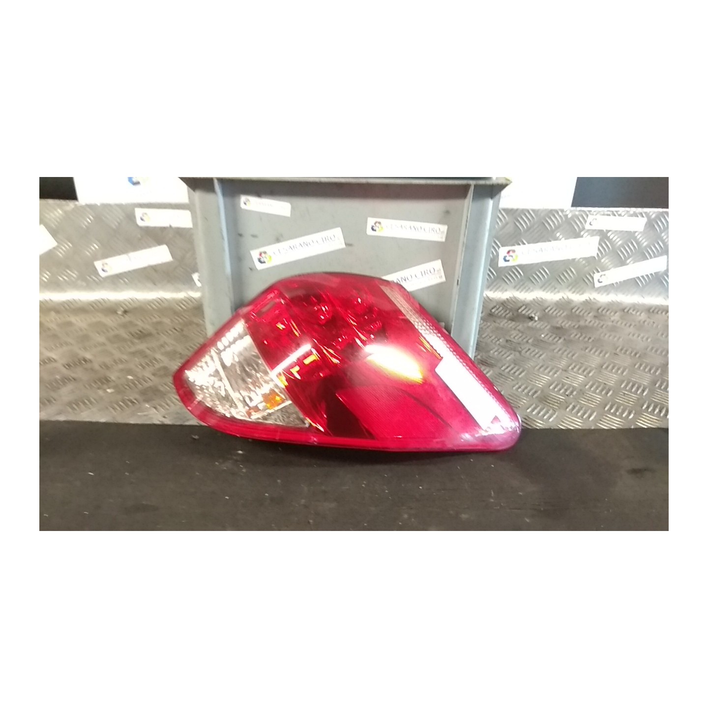 FANALE POST. DX. 205 TOYOTA RAV 4 3A SERIE (01/06-10/10) 2ADFHV 8155142120