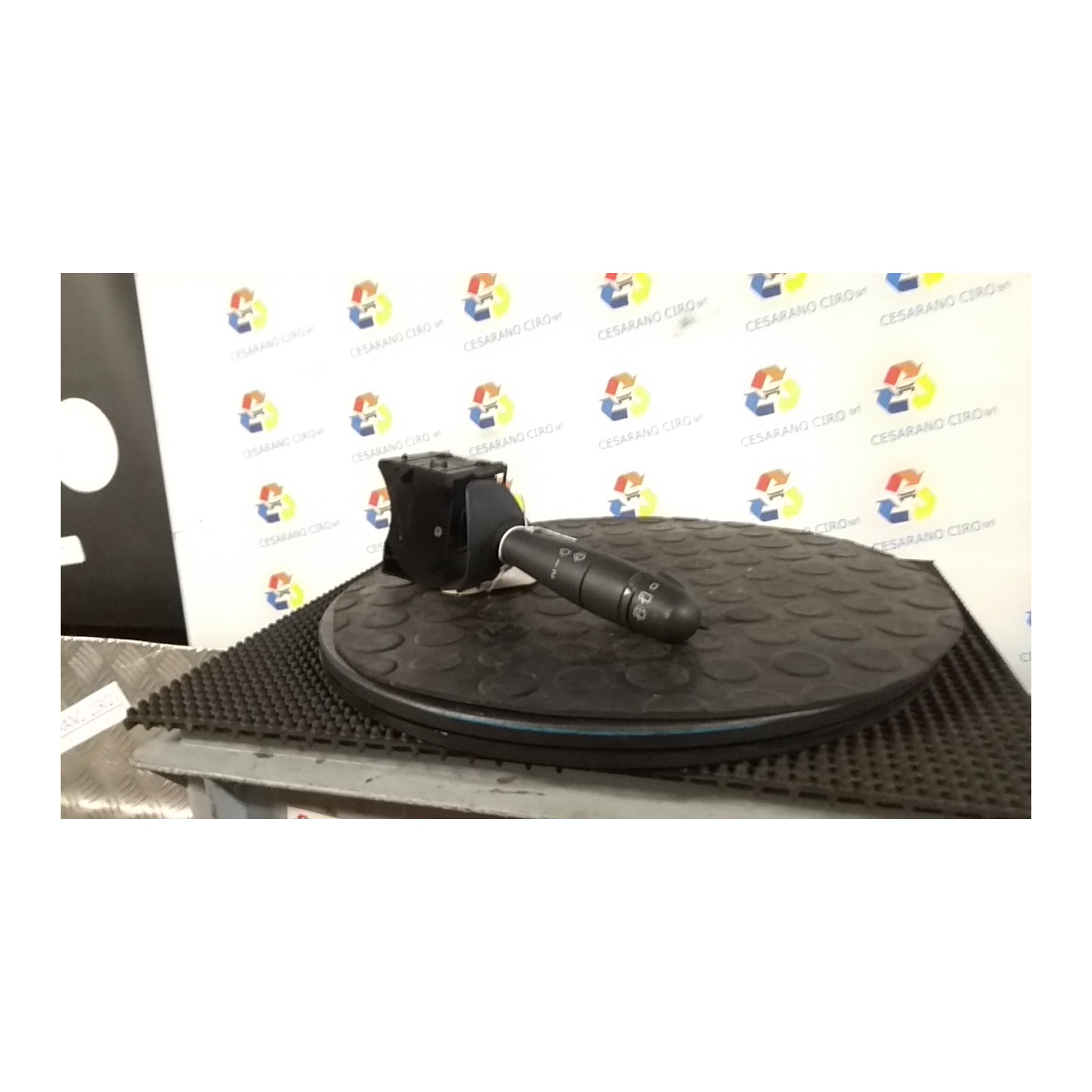 BLOCCO COMANDI TERGICRISTALLI P/STABILIM.PROD. A 091 DACIA SANDERO (07/08-04/13) K9KK7 6001551357