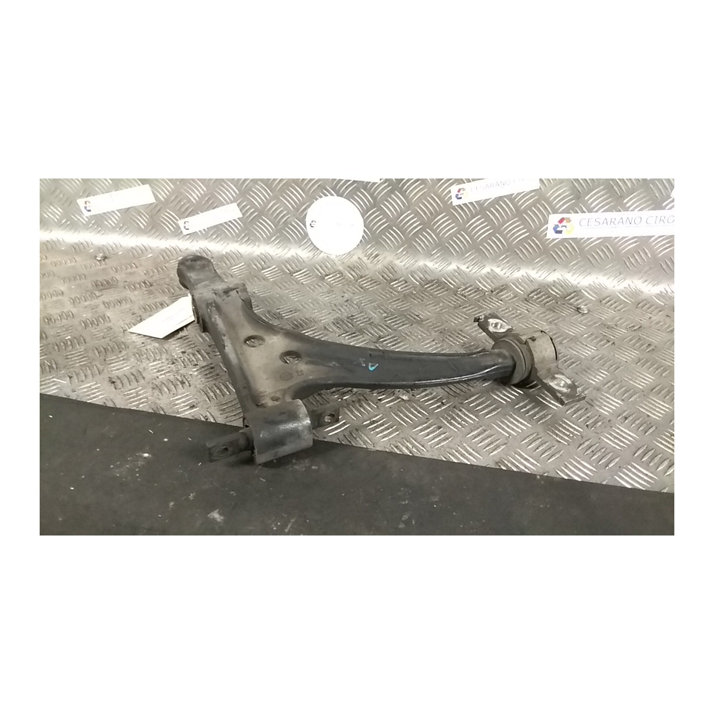 BRACCIO OSCILLANTE INF. SOSP. ANT. DX. 026 ALFA ROMEO 166 (W9) (06/98-05/04) AR34103 60695896