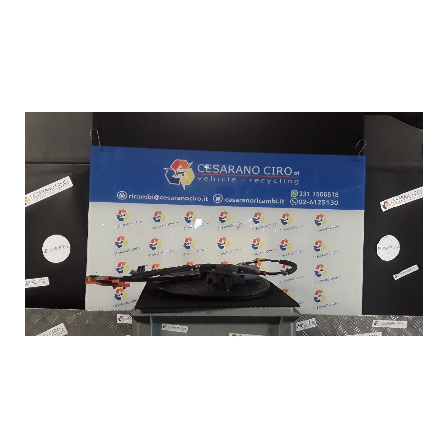 ALZACRISTALLO PORTA ANT. DX. 015 FORD FIESTA (DX) (09/99-02/02) DHF 1074290