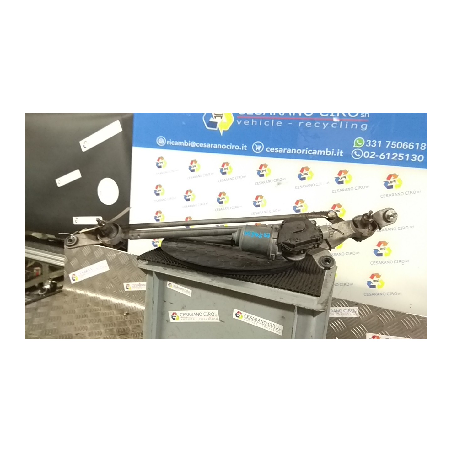 MECCANISMO TERGIPARABREZZA CON MOTORINO 062 SUZUKI GRAND VITARA (09/05-12/12) F9Q 3810065J00000