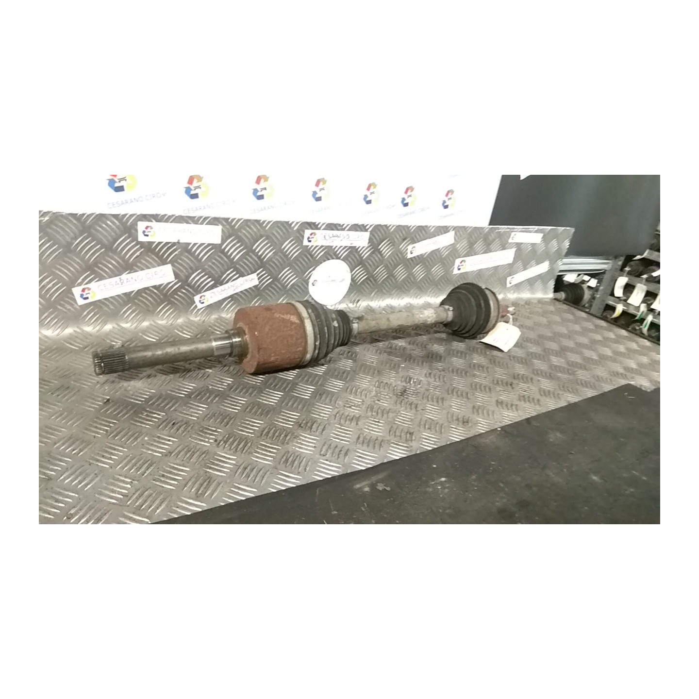 SEMIALBERO POST. COMPL. P/DIFFERENZIALE AUTOBLOCCANTE DX. 152 LAND ROVER DISCOVERY 3A SERIE (08/04-12/0 276DT LR047285
