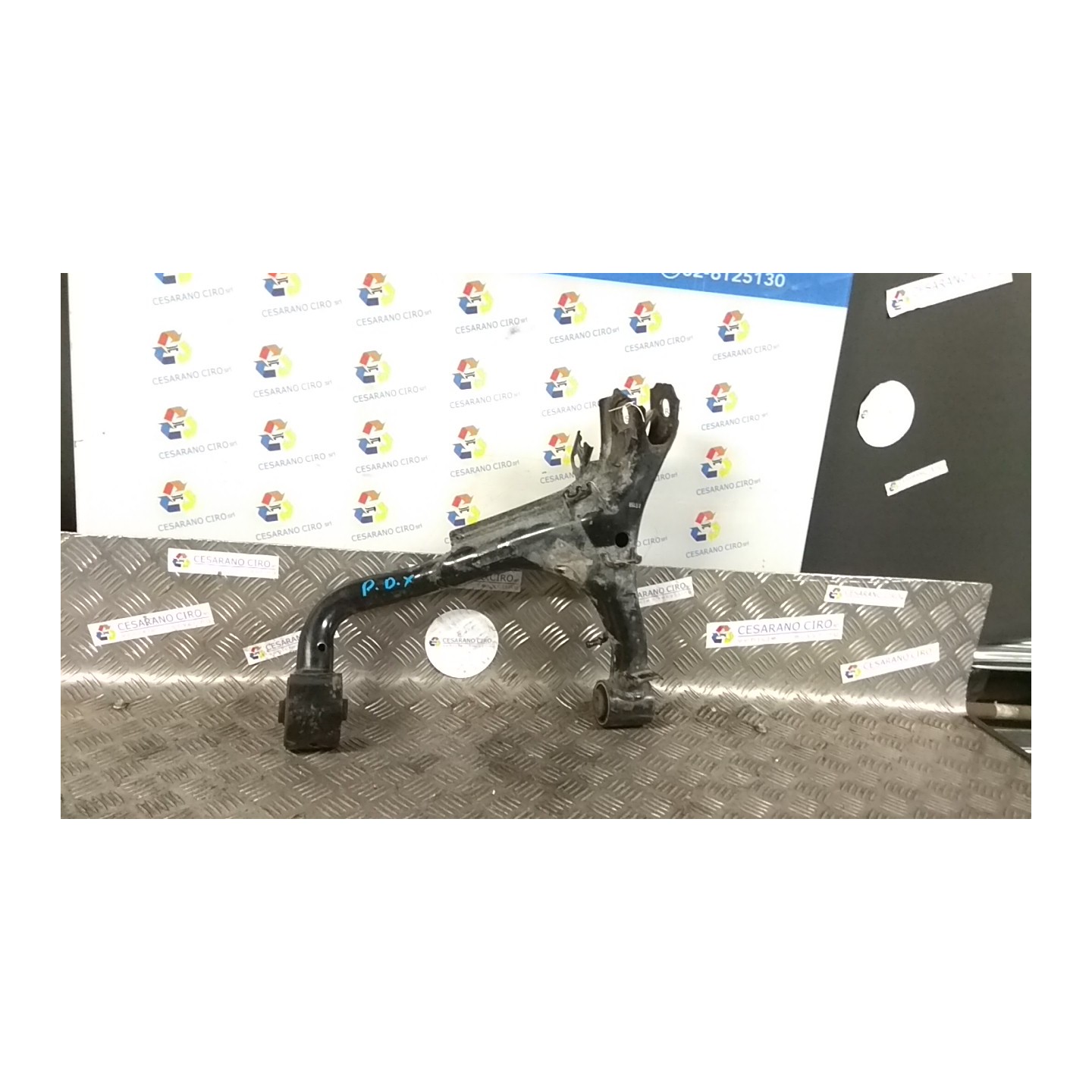 BRACCIO OSCILLANTE SUP. SOSP. POST. DX. 163 LAND ROVER DISCOVERY 3A SERIE (08/04-12/0 276DT LR051622