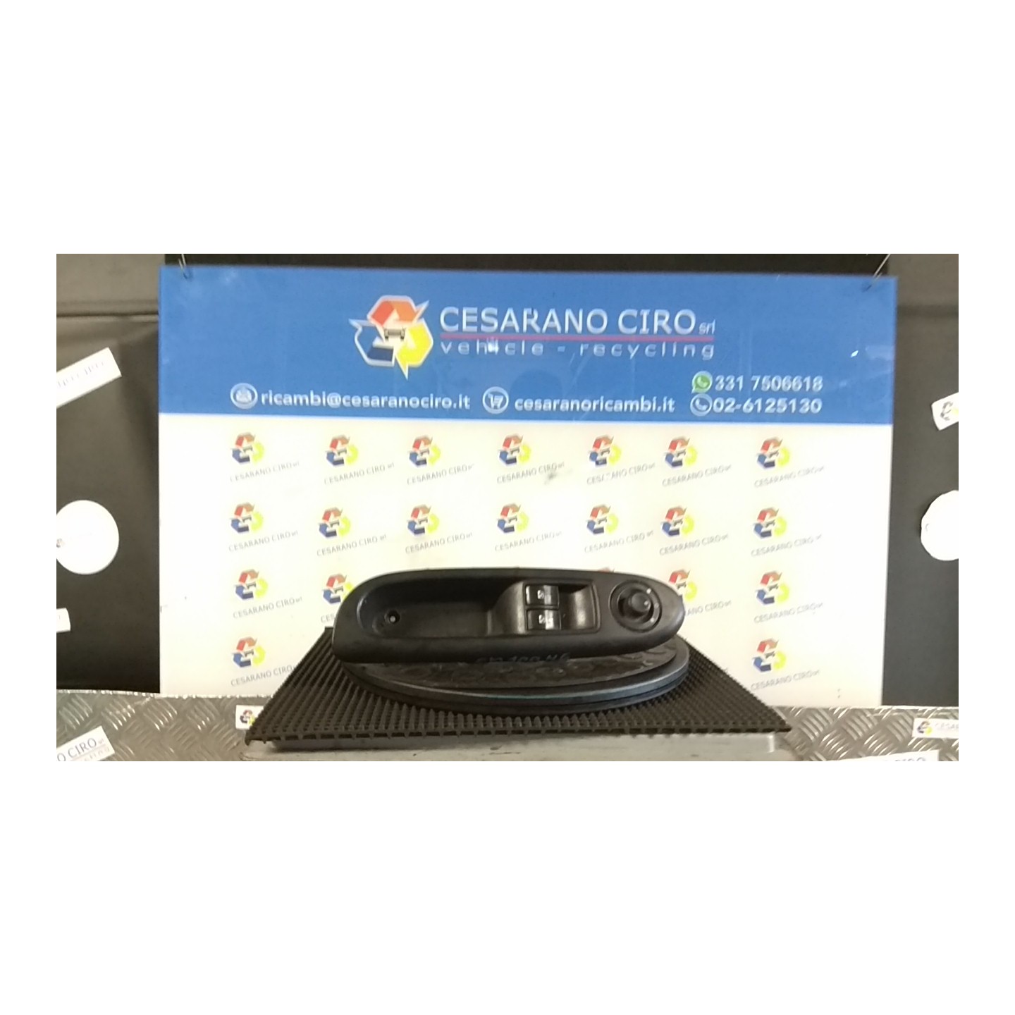 BLOCCO COMANDI ALZACRISTALLI SX. 027 RENAULT CLIO 2A SERIE (05/01-11/10) D4FB7 8200084008