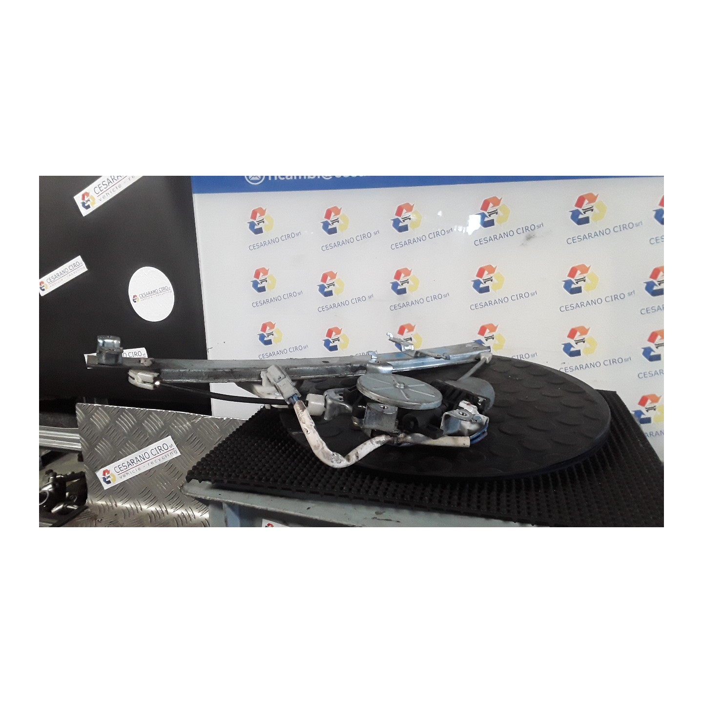 ALZACRISTALLO ELETTR. PORTA POST. SX. 054 HONDA JAZZ 1A SERIE (11/02-10/08) L13A1 72752SAAJ01