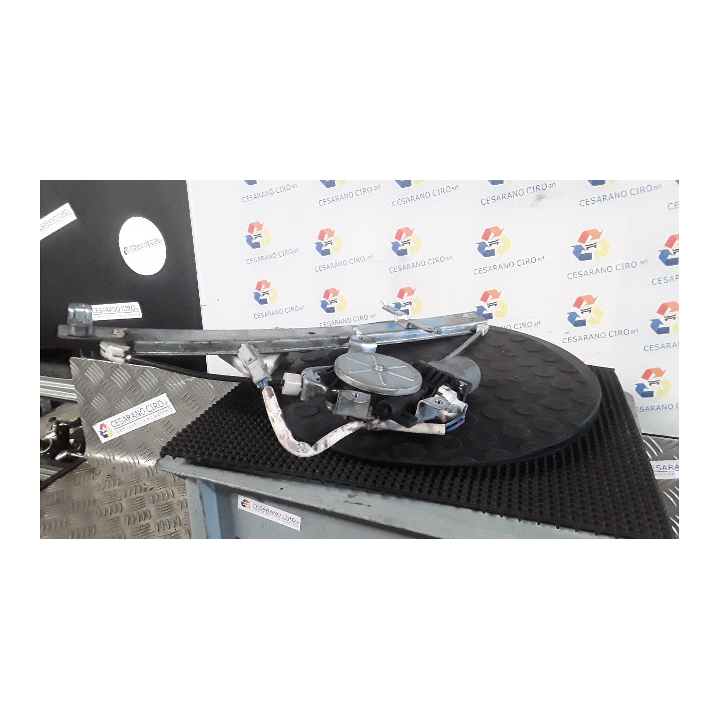 ALZACRISTALLO ELETTR. PORTA POST. SX. 054 HONDA JAZZ 1A SERIE (11/02-10/08) L13A1 72752SAAJ01