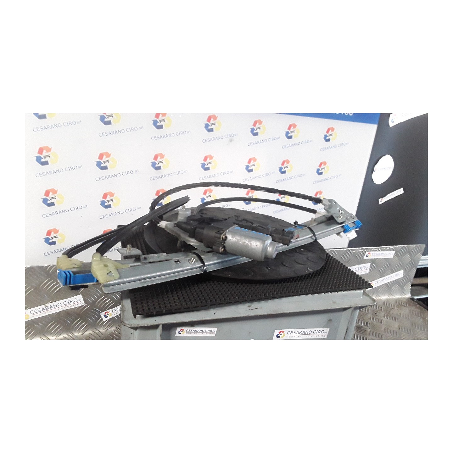 ALZACRISTALLO ELETTR. PORTA ANT. ANTISCHIAC.,C/MEMORIA,MOTORINO DX. 091 RENAULT LAGUNA 2A SERIE (03/01-09/07) F4PC7 8200722834