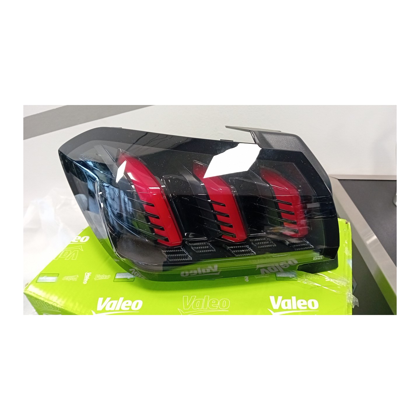 FANALE POST. LED SX. 108 PEUGEOT 208 (P21E) (07/19-)  9823216880