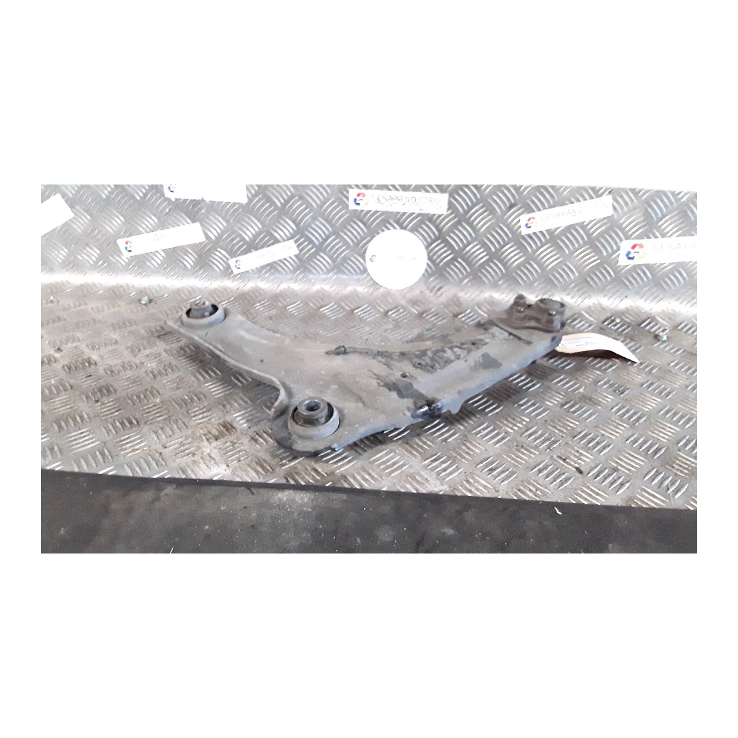 BRACCIO OSCILLANTE SOSP. ANT. DX. 039 RENAULT LAGUNA 2A SERIE (03/01-09/07) F4PC7 545002029R