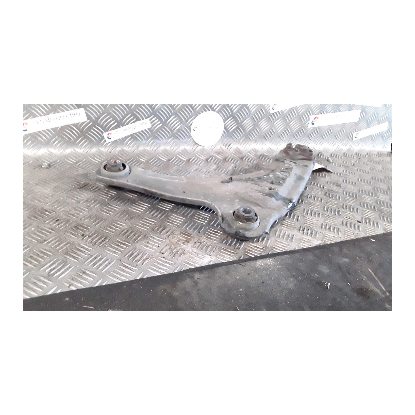 BRACCIO OSCILLANTE SOSP. ANT. DX. 039 RENAULT LAGUNA 2A SERIE (03/01-09/07) F4PC7 545002029R