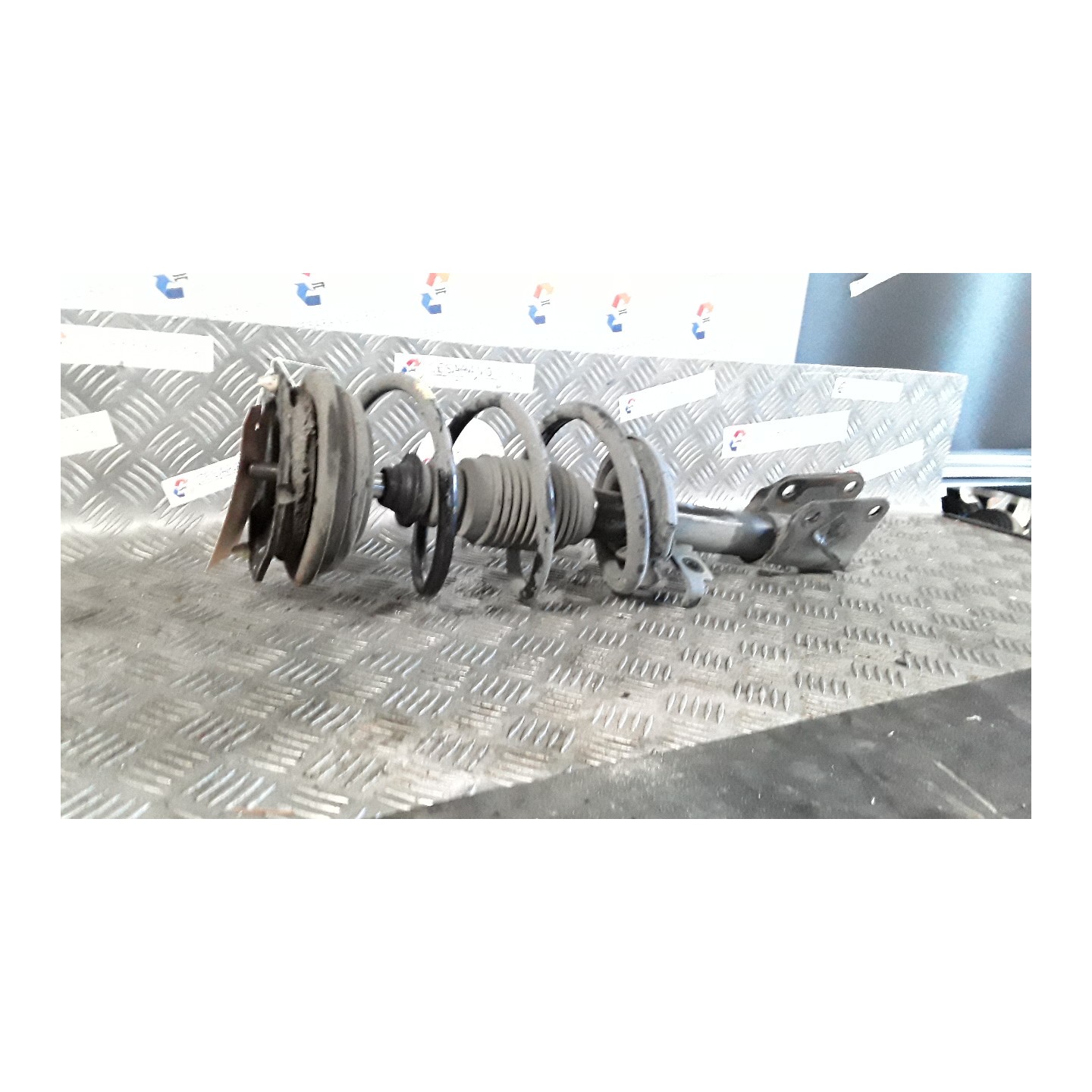 AMMORTIZZATORE ANT. PUNZONATURA 8200117296 DX. 041 RENAULT LAGUNA 2A SERIE (03/01-09/07) F4PC7 8200657093