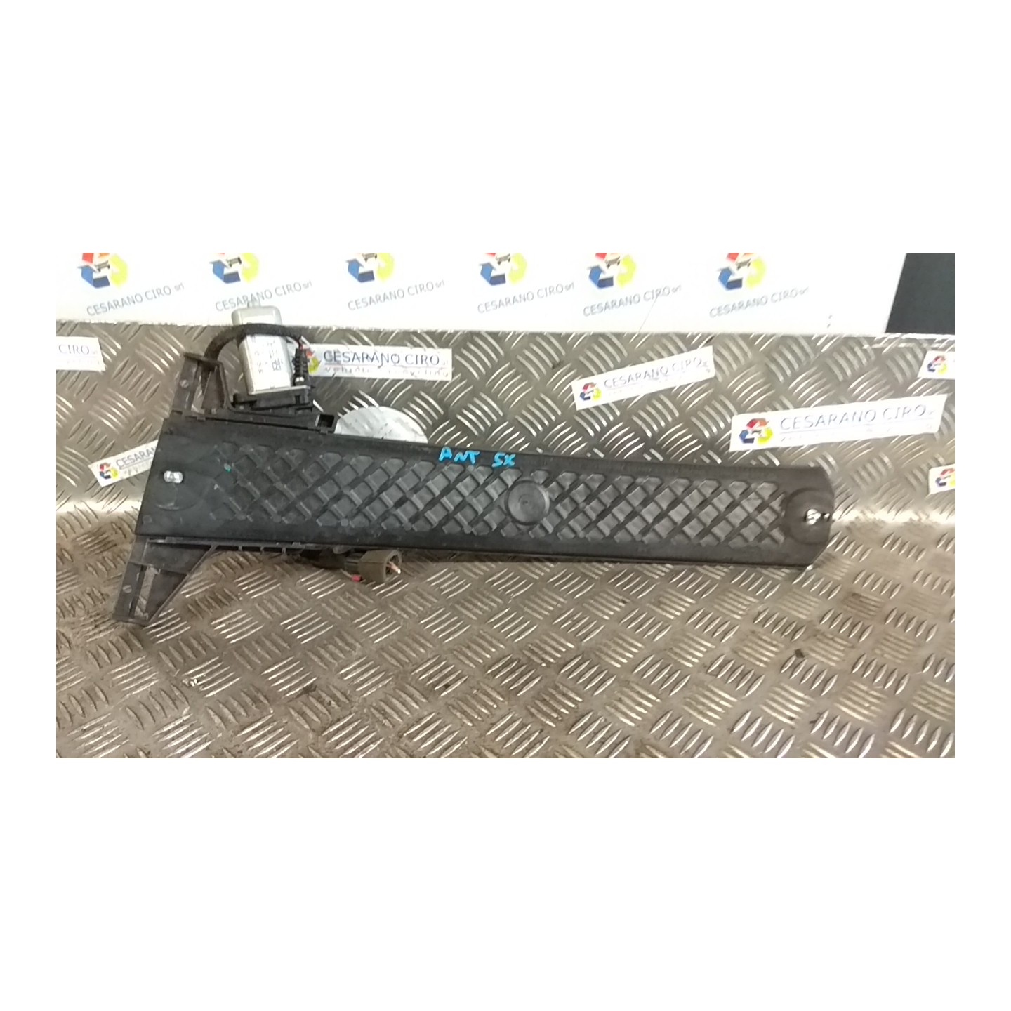 ALZACRISTALLO ELETTR. PORTA ANT. C/MOTORINO SX. 139 CHRYSLER PT CRUISER (05/00-10/05) 664 K05067591AC