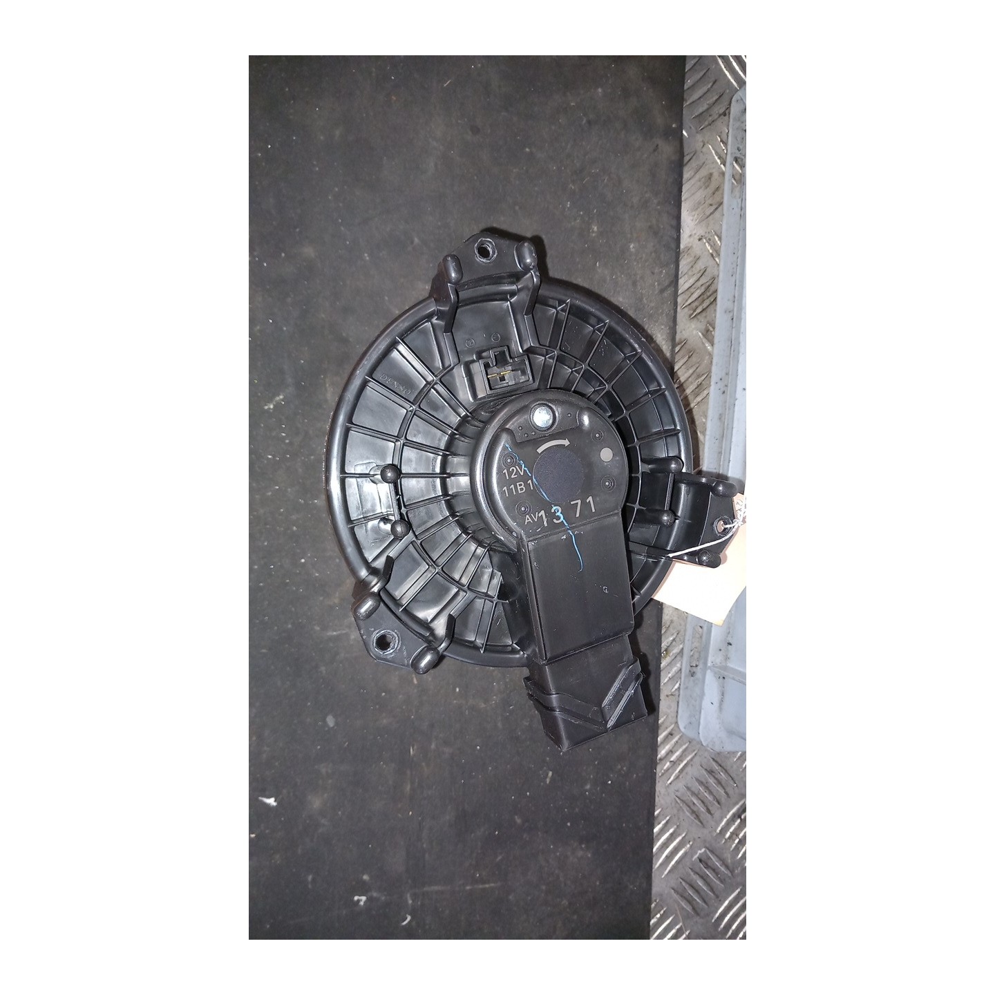 MOTORINO VENTILAZIONE ABITACOLO 127 TOYOTA YARIS (03/17-02/21) 1KR 871030D101