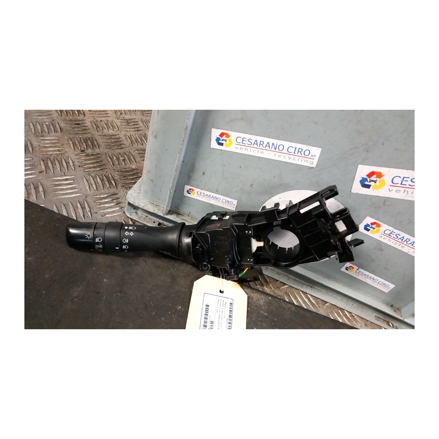 BLOCCO COMANDO VOLANTE LUCI 137 TOYOTA YARIS (03/17-02/21) 1KR 841400D270