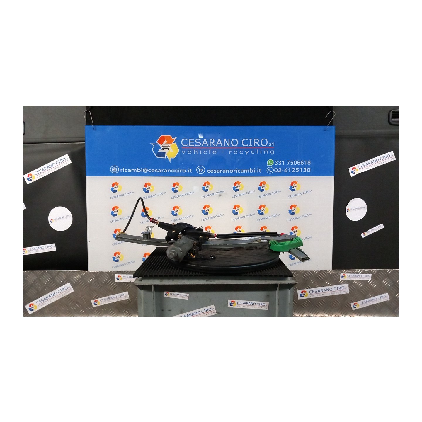 ALZACRISTALLO ELETTR. PORTA ANT. C/MOTORINO DX. 044 FORD KA (CCQ) (11/96-10/08) J4S 1138071