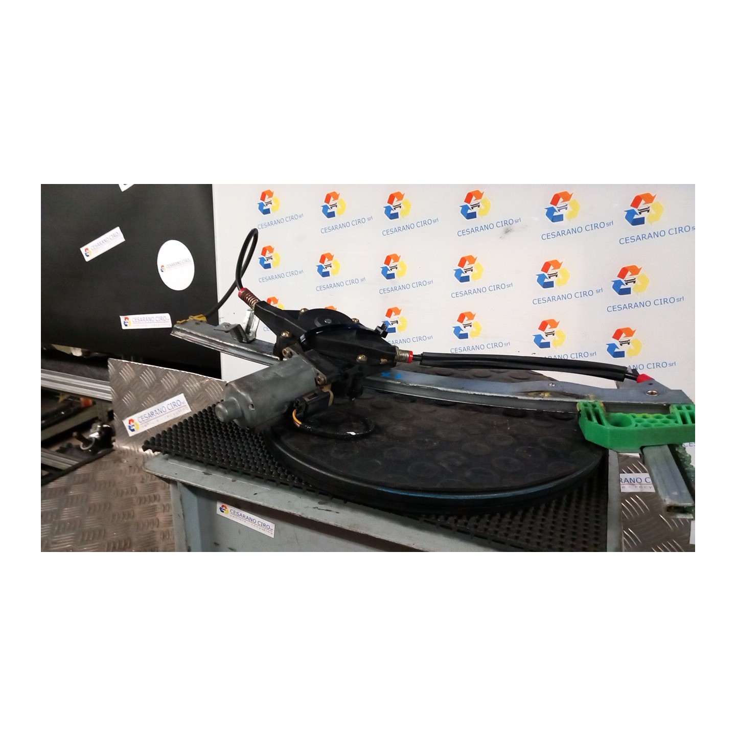 ALZACRISTALLO ELETTR. PORTA ANT. C/MOTORINO DX. 044 FORD KA (CCQ) (11/96-10/08) J4S 1138071