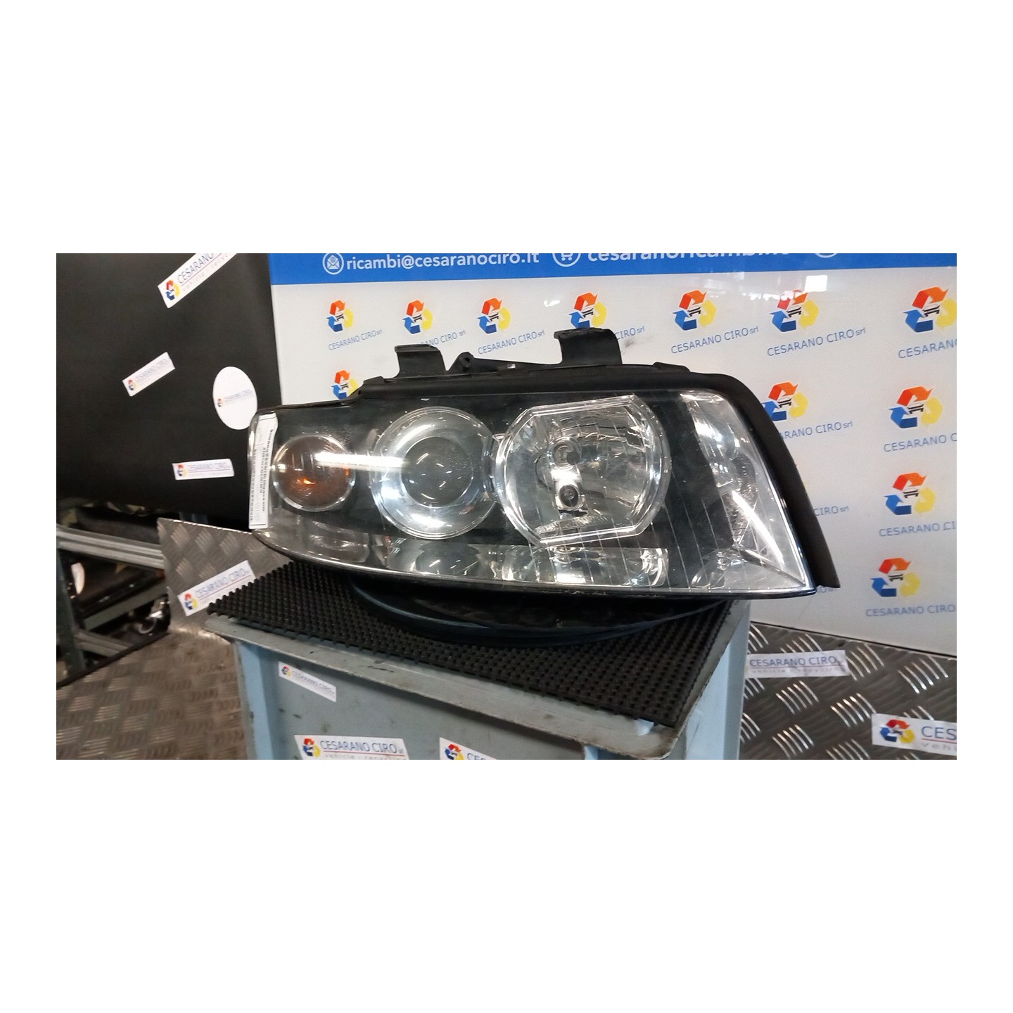 PROIETTORE XENON DX. 049 AUDI A4 (8E) (11/00-11/04) AVF 8E0941030Q