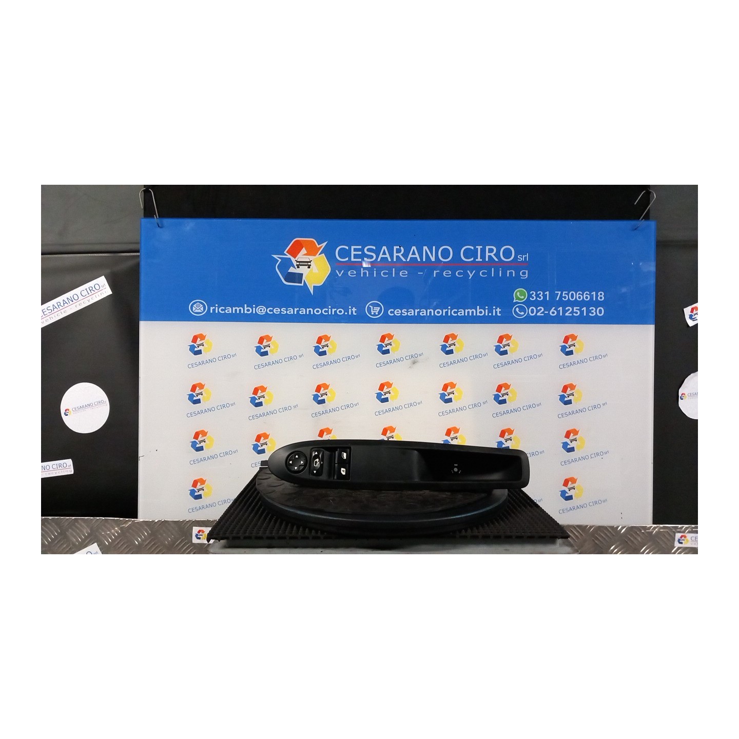 BLOCCO COMANDI ALZACRISTALLI E RETROVISORI EST. 081 CITROEN DS3 (01/16-) BH02 NB3719005073009