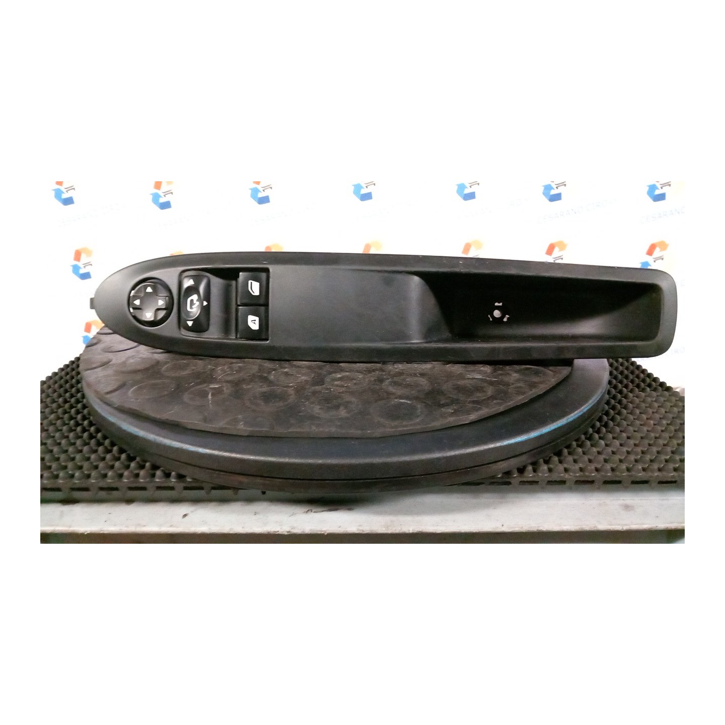 BLOCCO COMANDI ALZACRISTALLI E RETROVISORI EST. 081 CITROEN DS3 (01/16-) BH02 NB3719005073009