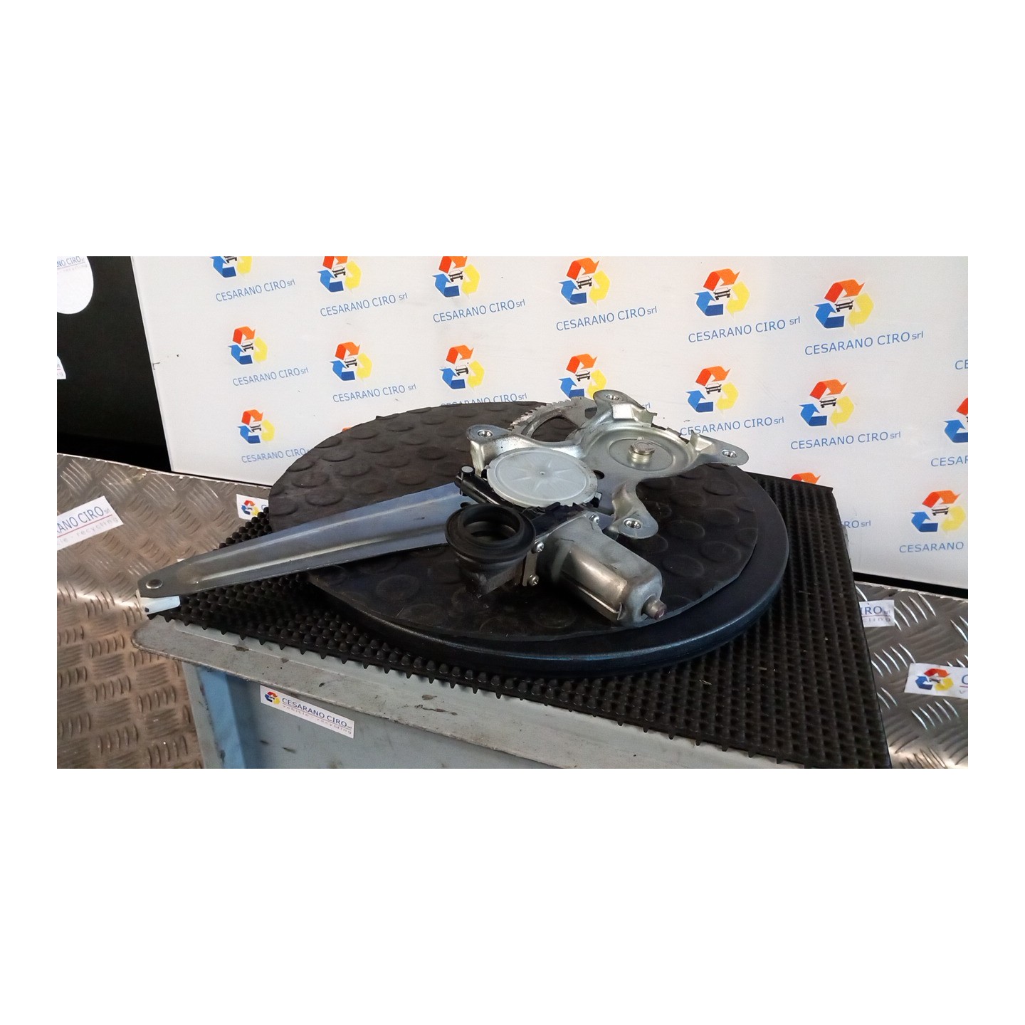 ALZACRISTALLO ELETTR. PORTA POST. DX. 044 TOYOTA RAV 4 3A SERIE (01/06-10/10) 2ADFTV 6980342040