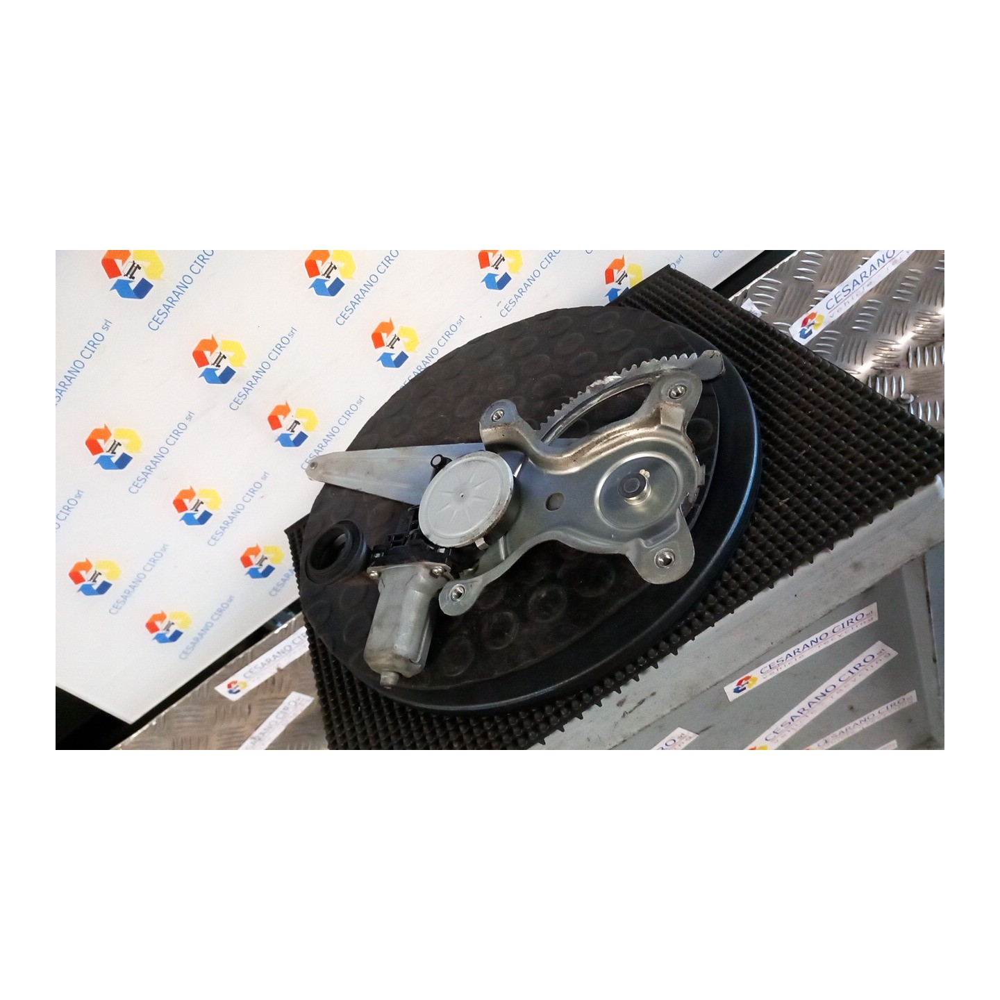 ALZACRISTALLO ELETTR. PORTA POST. DX. 044 TOYOTA RAV 4 3A SERIE (01/06-10/10) 2ADFTV 6980342040