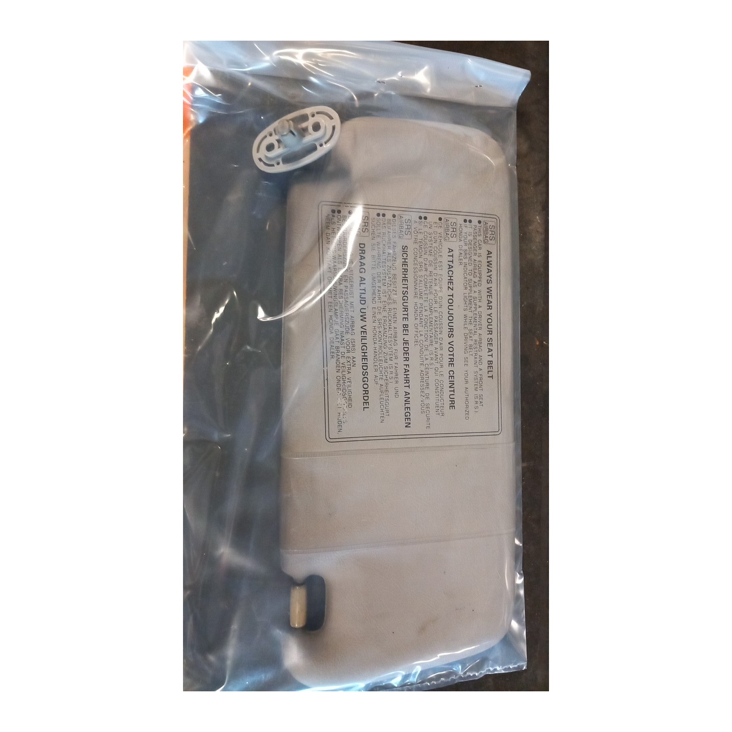ALETTA PARASOLE PARABREZZA SX. 068 HONDA LOGO (01/99-06/02) D13B7 83280S50G01ZA