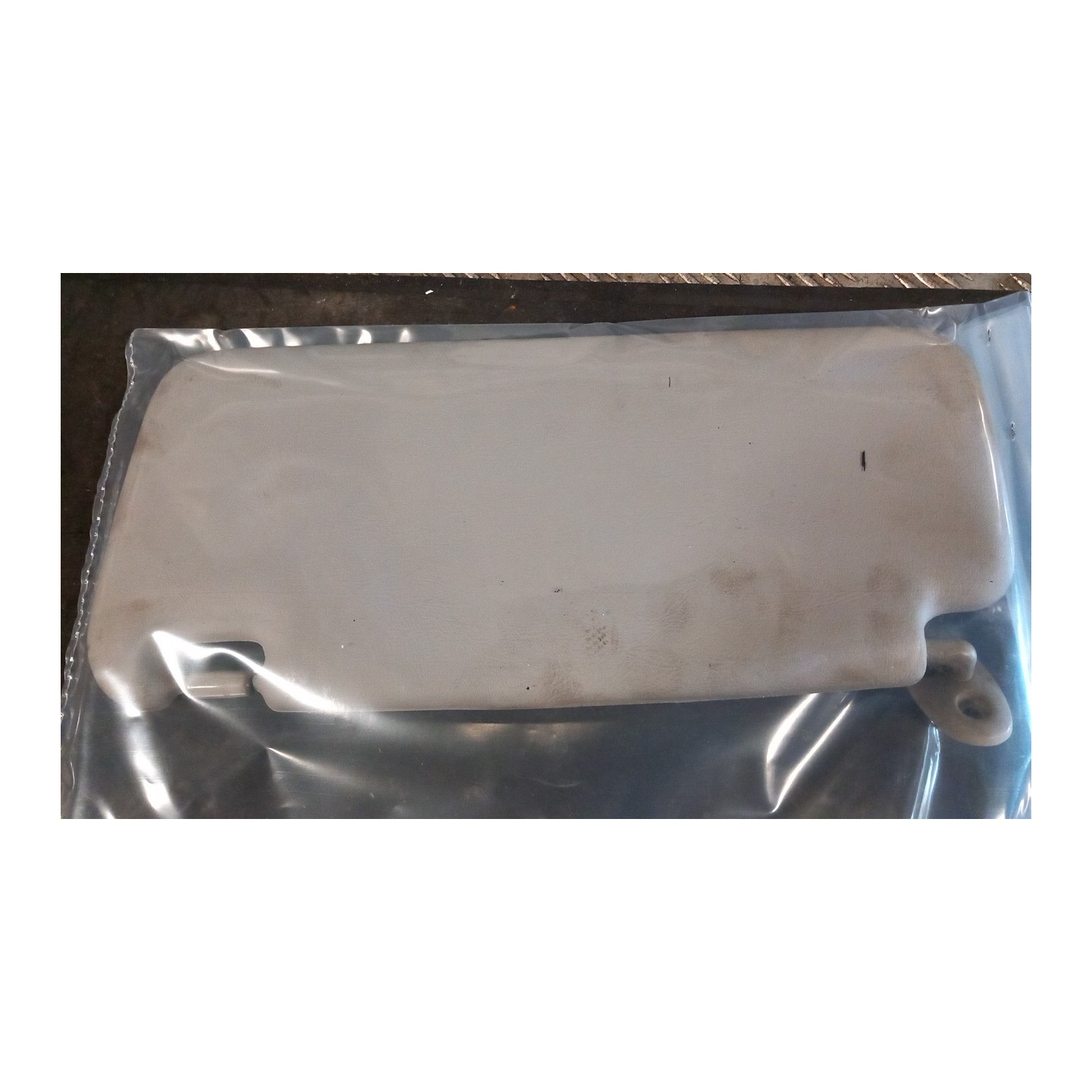 ALETTA PARASOLE PARABREZZA DX. 069 HONDA LOGO (01/99-06/02) D13B7 83230S50G01ZA