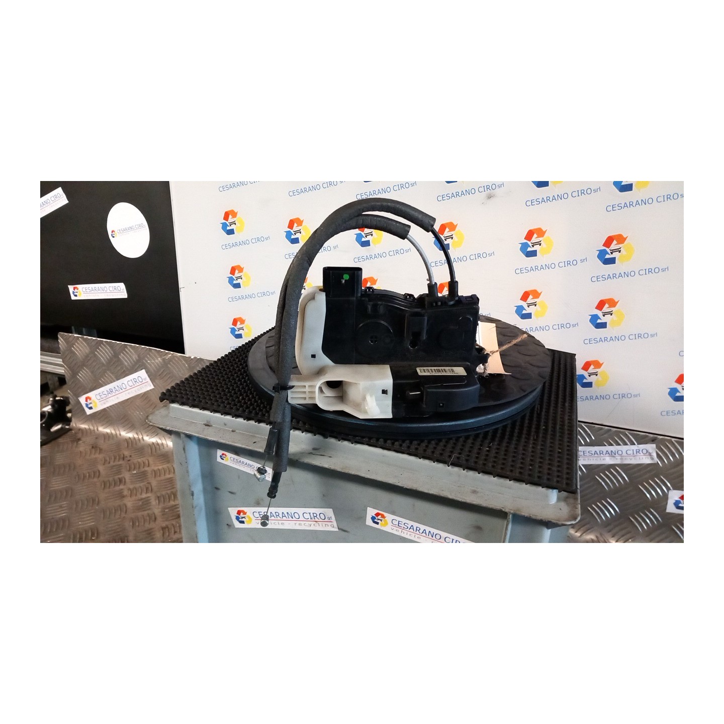 SERRATURA PORTA ANT. DX. 102 HYUNDAI IX35 (02/10-) D4FD 813202Y010