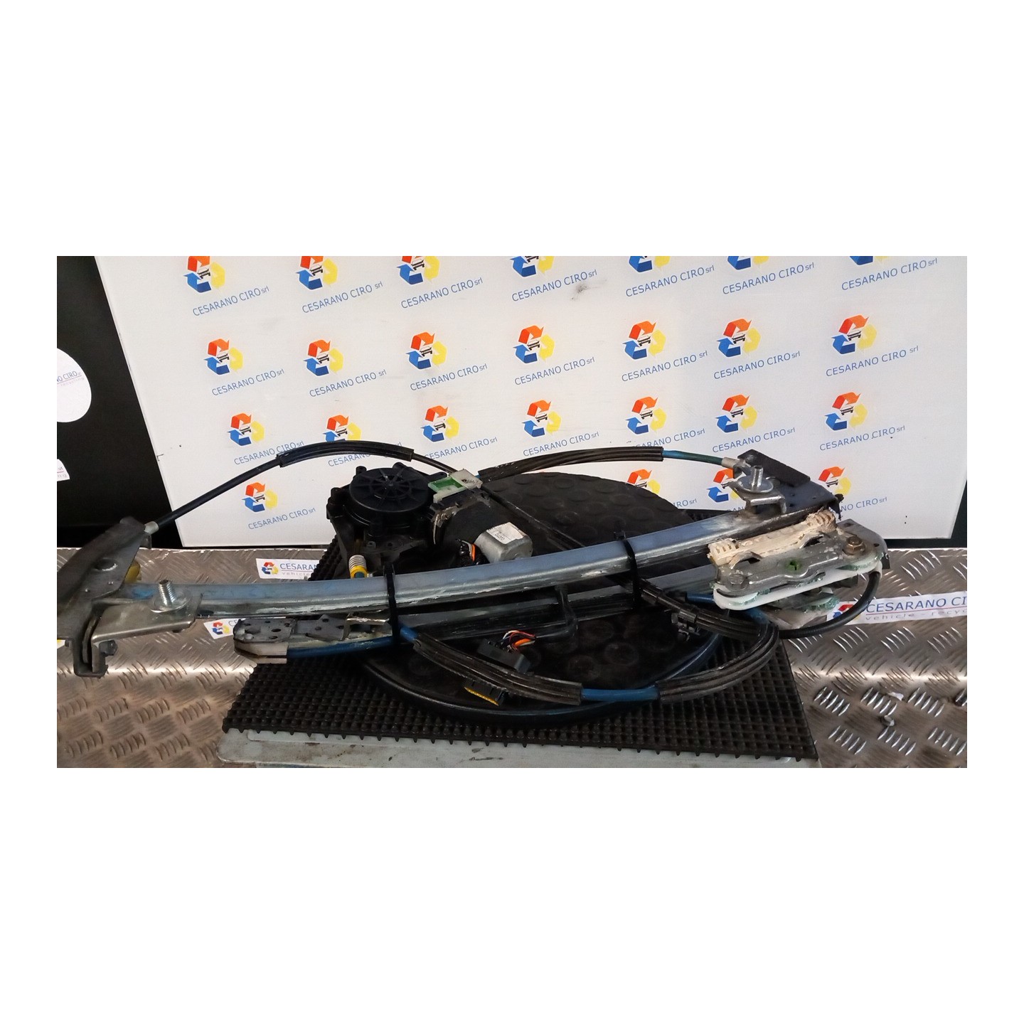 ALZACRISTALLO ELETTR. PORTA ANT. CON MOTORINO DX. 141 ALFA ROMEO GT (X2) (12/03-03/11) 937A5000 60681592