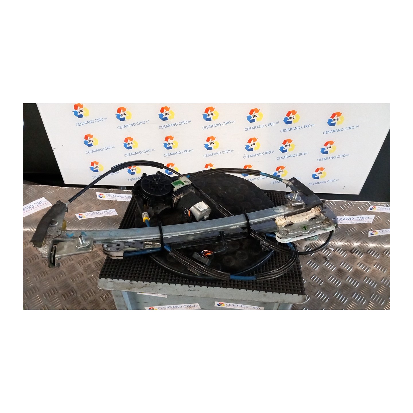 ALZACRISTALLO ELETTR. PORTA ANT. CON MOTORINO DX. 141 ALFA ROMEO GT (X2) (12/03-03/11) 937A5000 60681592