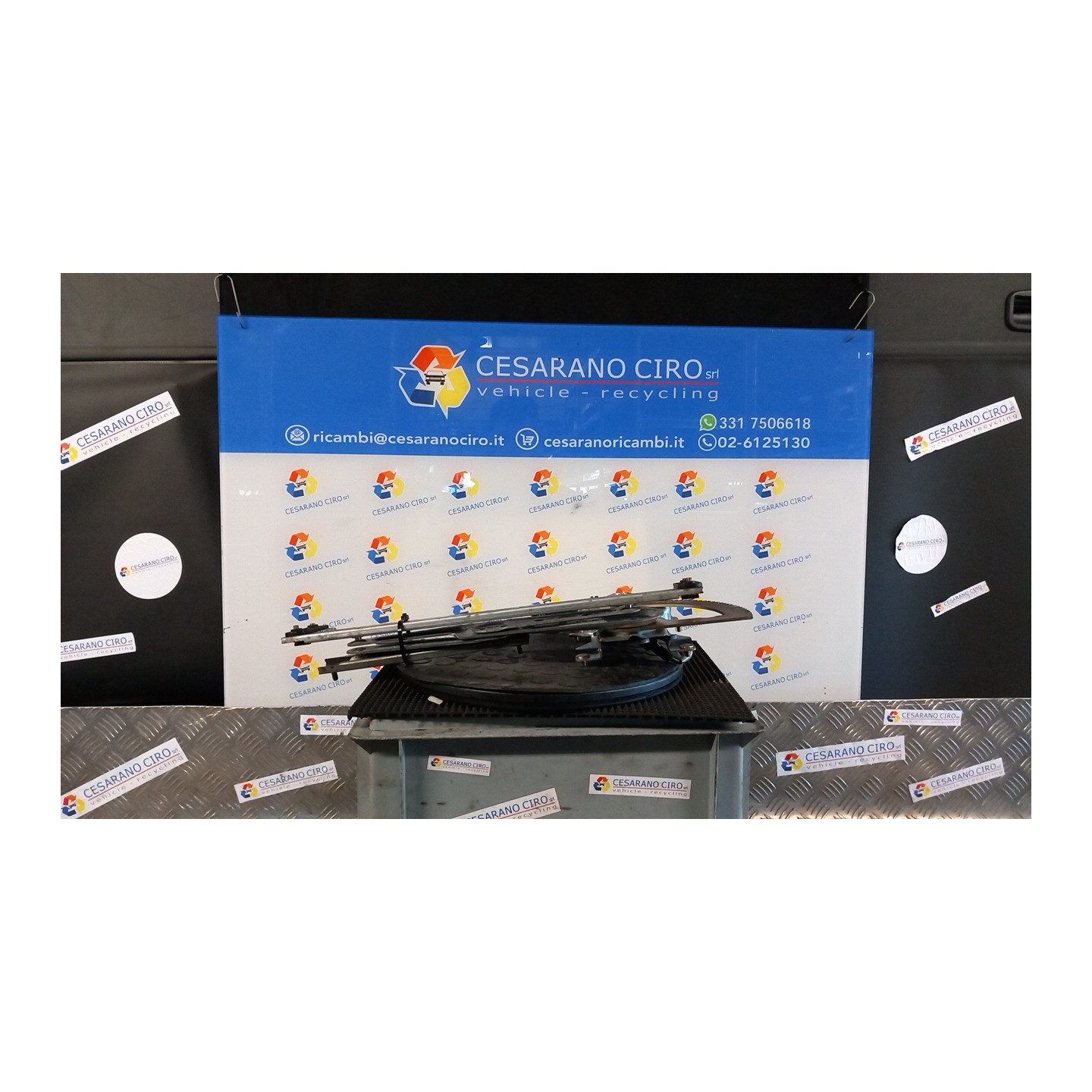 ALZACRISTALLO ELETTR. PORTA POST. DX. 075 KIA SORENTO 1A SERIE (07/02-12/06 D4CB 834043E000
