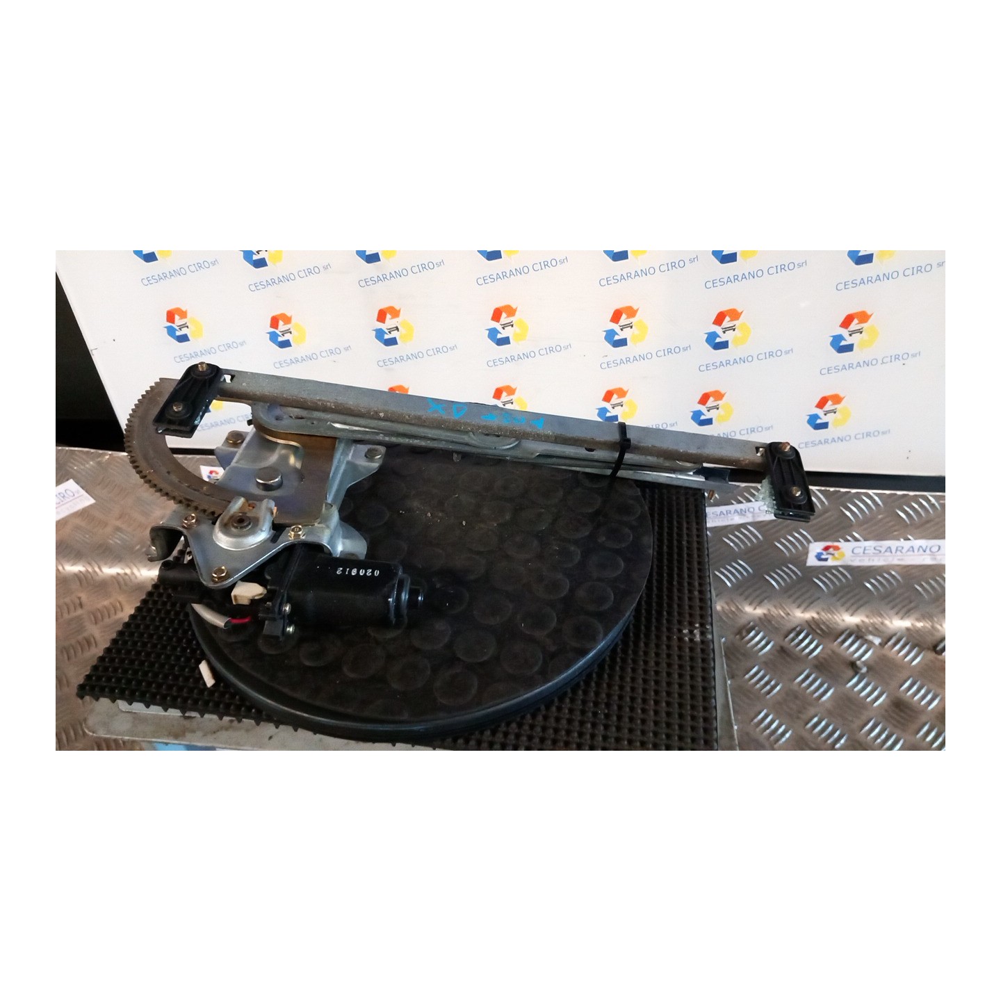 ALZACRISTALLO ELETTR. PORTA POST. DX. 075 KIA SORENTO 1A SERIE (07/02-12/06 D4CB 834043E000