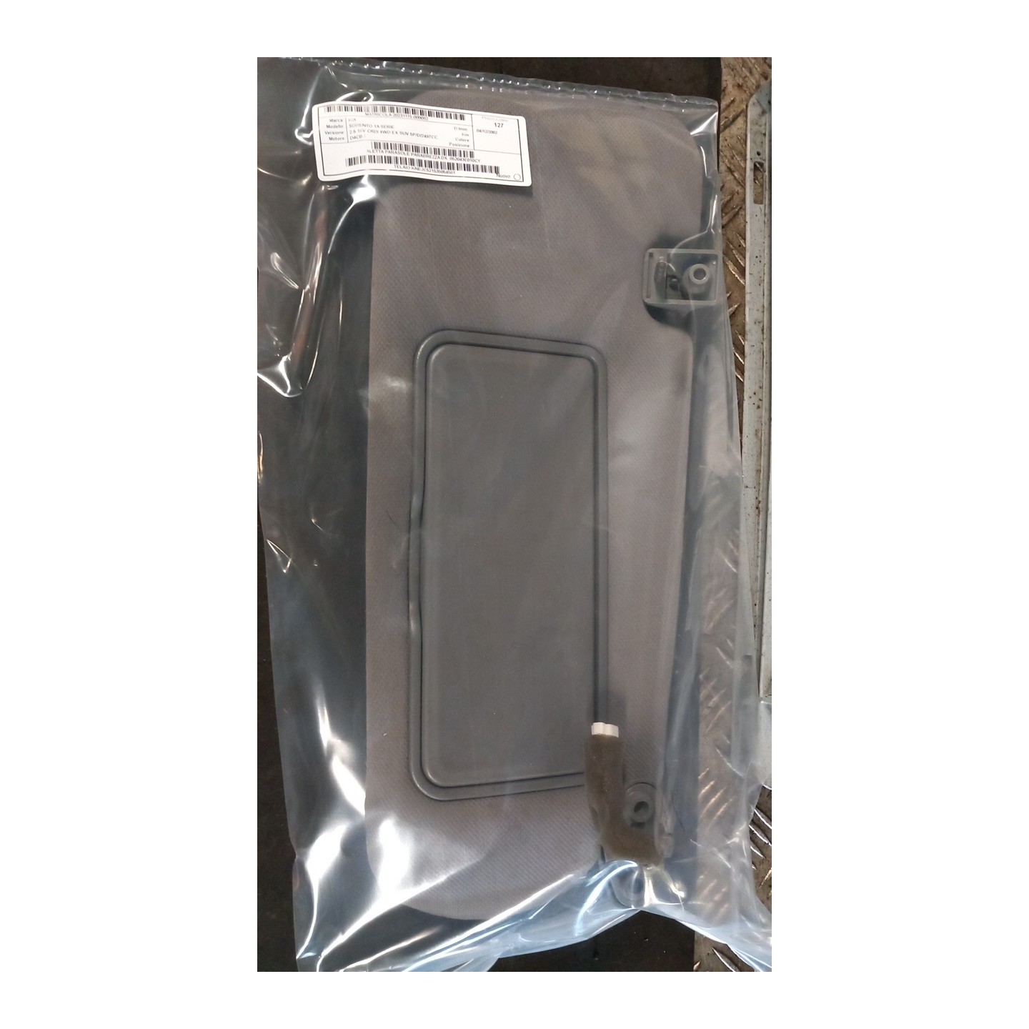 ALETTA PARASOLE PARABREZZA DX. 082 KIA SORENTO 1A SERIE (07/02-12/06 D4CB 852043E010CY