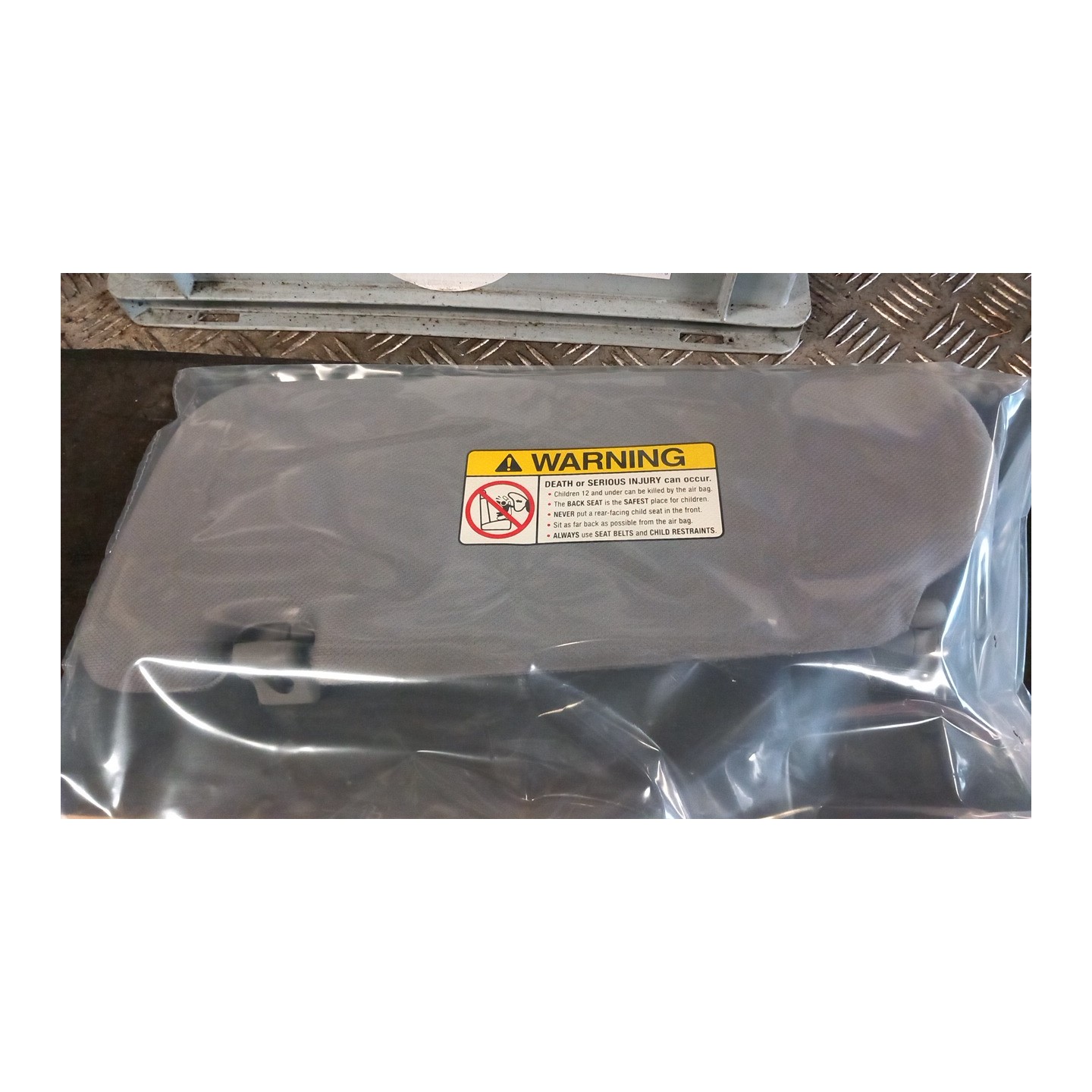 ALETTA PARASOLE PARABREZZA DX. 082 KIA SORENTO 1A SERIE (07/02-12/06 D4CB 852043E010CY