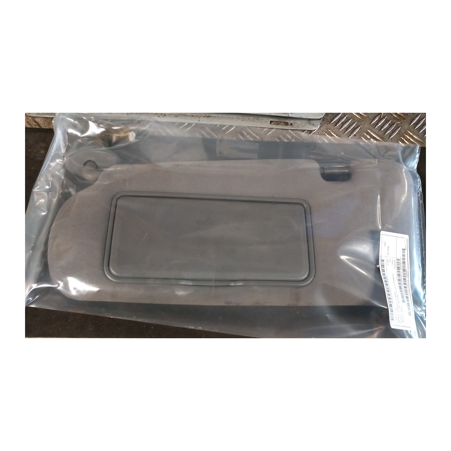 ALETTA PARASOLE PARABREZZA SX. 083 KIA SORENTO 1A SERIE (07/02-12/06 D4CB 852033E010CY