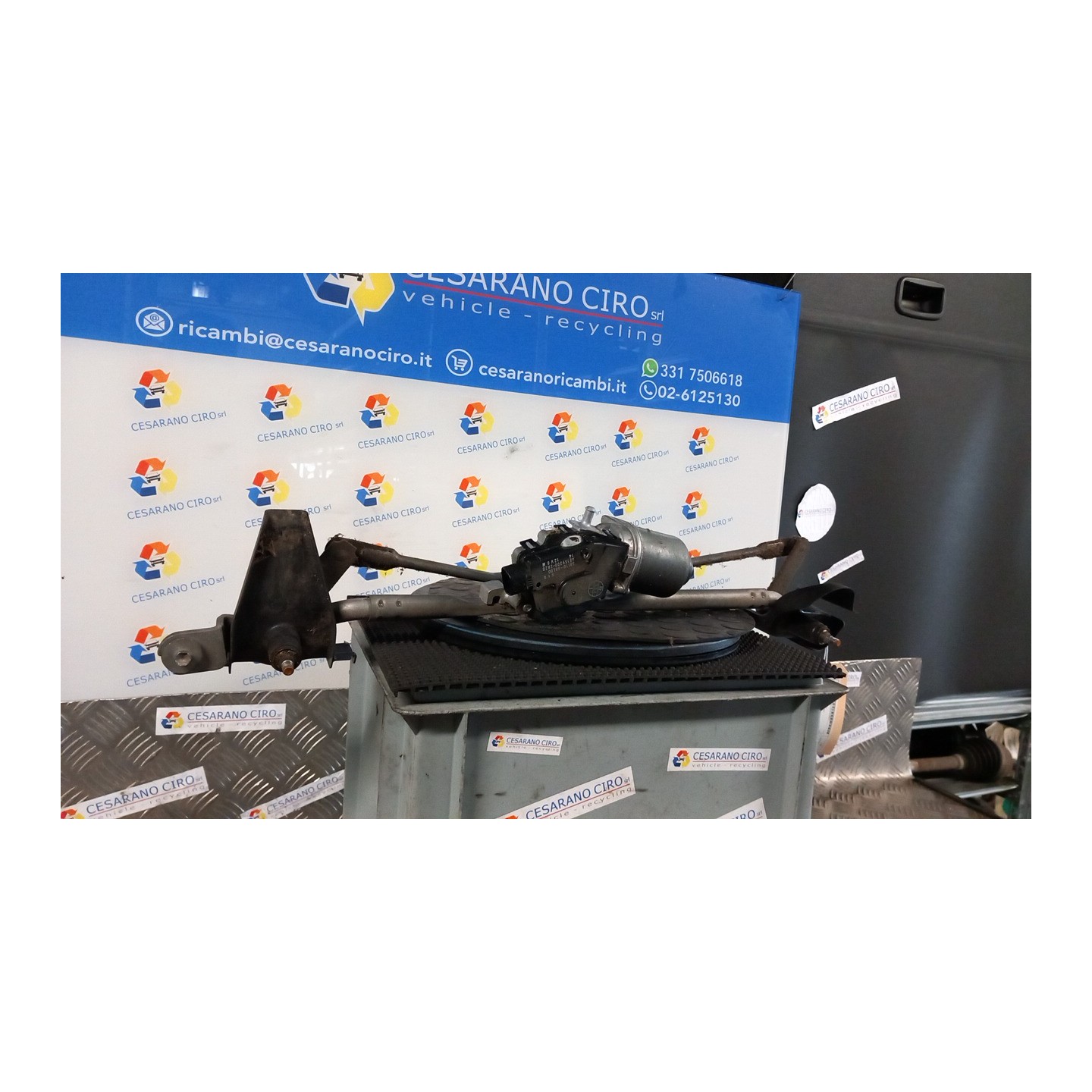 MECCANISMO TERGIPARABREZZA CON MOTORINO 121 SUZUKI SWIFT (09/10-09/13) K12B 3810068L00000
