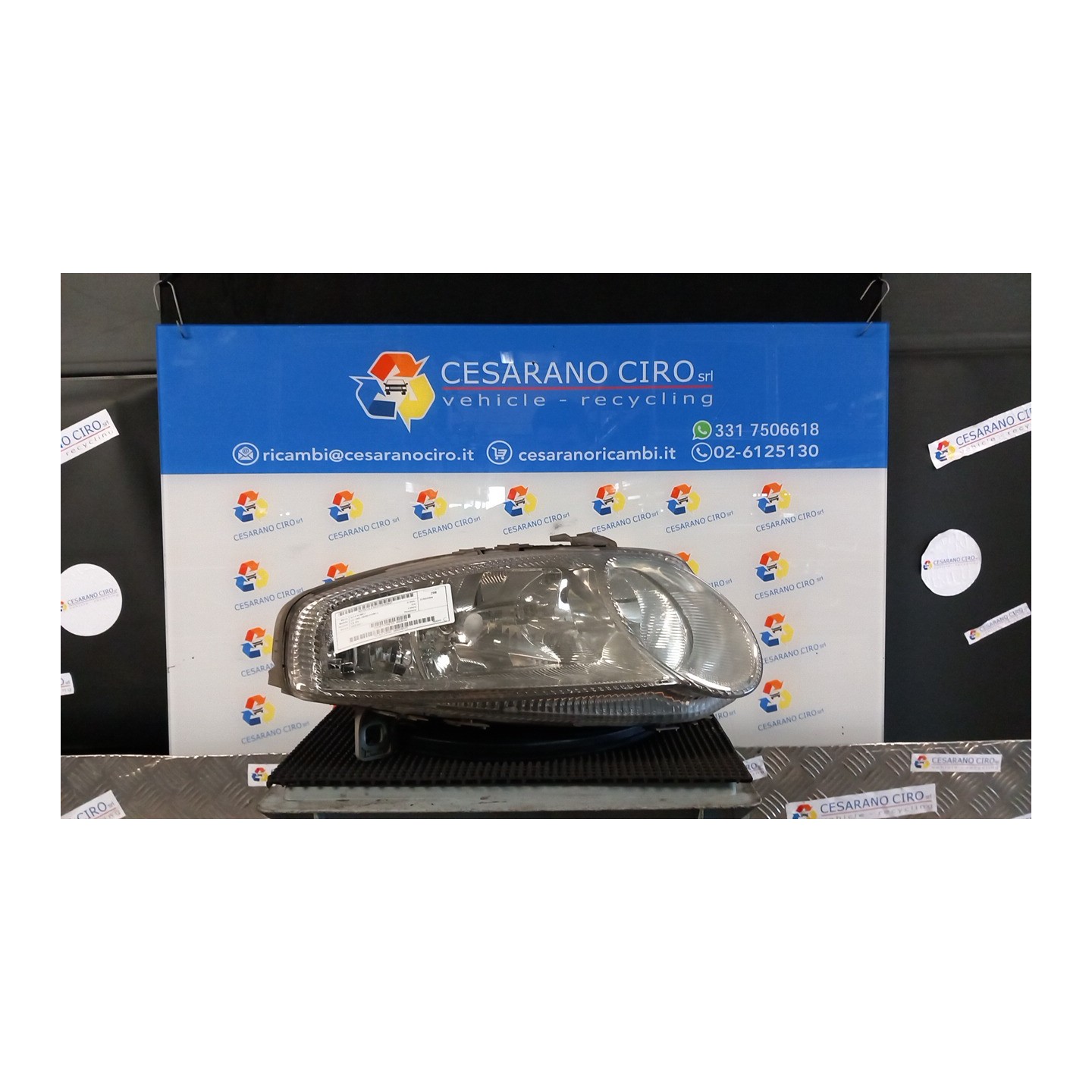 PROIETTORE DX. 047 ALFA ROMEO 147 (W8) (08/00-01/06) AR37203 46826194