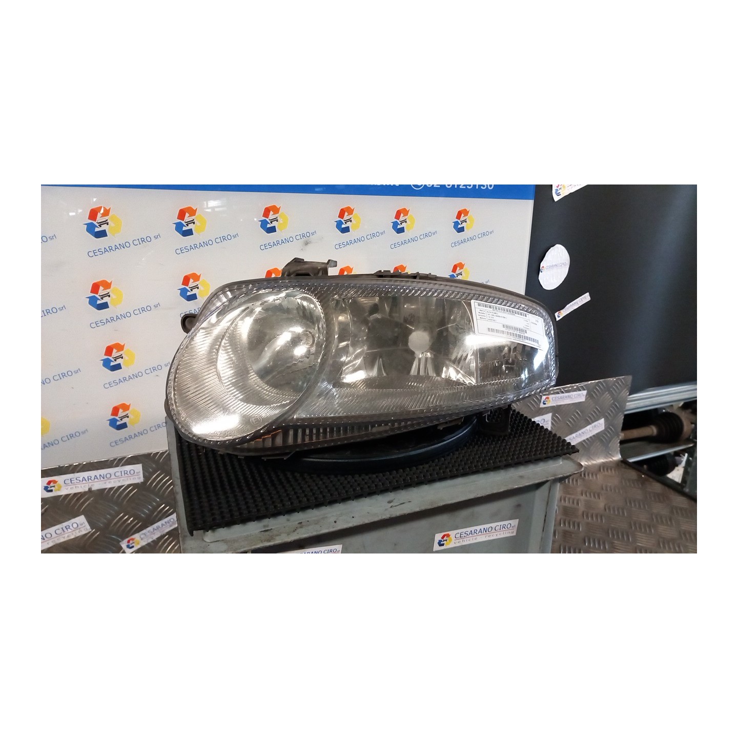 PROIETTORE SX. 048 ALFA ROMEO 147 (W8) (08/00-01/06) AR37203 46826196