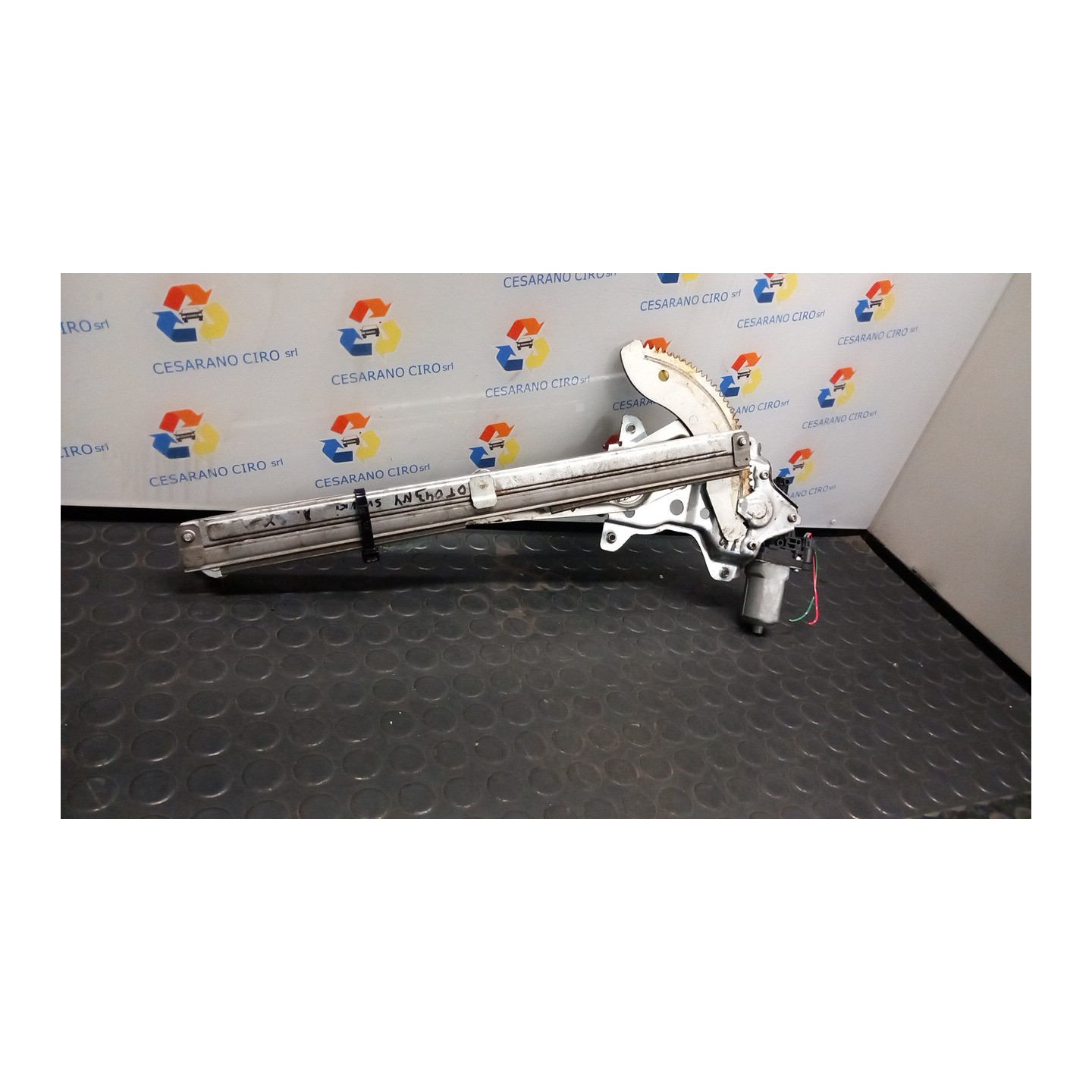ALZACRISTALLO ELETTR. PORTA ANT. GL,GLX SX. 022 SUZUKI SX4 (03/06-) M16A 8344079J11000