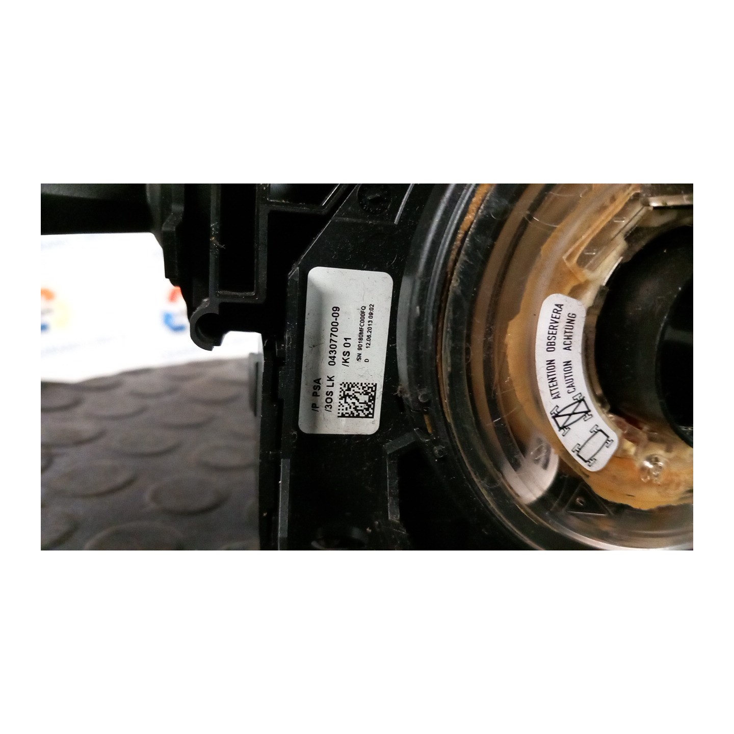 DEVIOGUIDASGANCIO C/TERGI ANT. C/SENS. PIOGGIA 057 PEUGEOT 508 (09/10-11/14-) RH01 98000242ZD