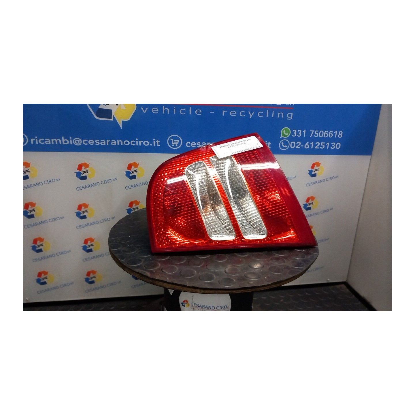 FANALE POST. 00- DX. 071 SKODA OCTAVIA (1U) (05/97-07/04) AGR 1U6945112C
