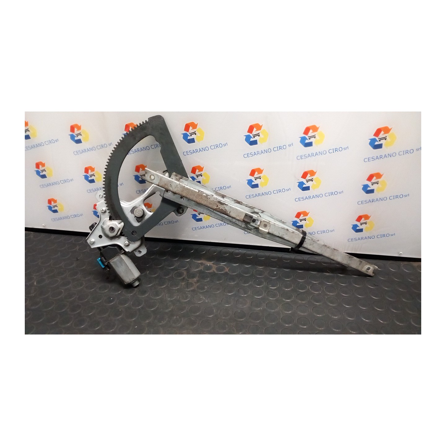ALZACRISTALLO ELETTR. PORTA ANT. DX. 040 CHEVROLET (DAEWOO) TACUMA (U100) (01/05-) A16DMS 96261055