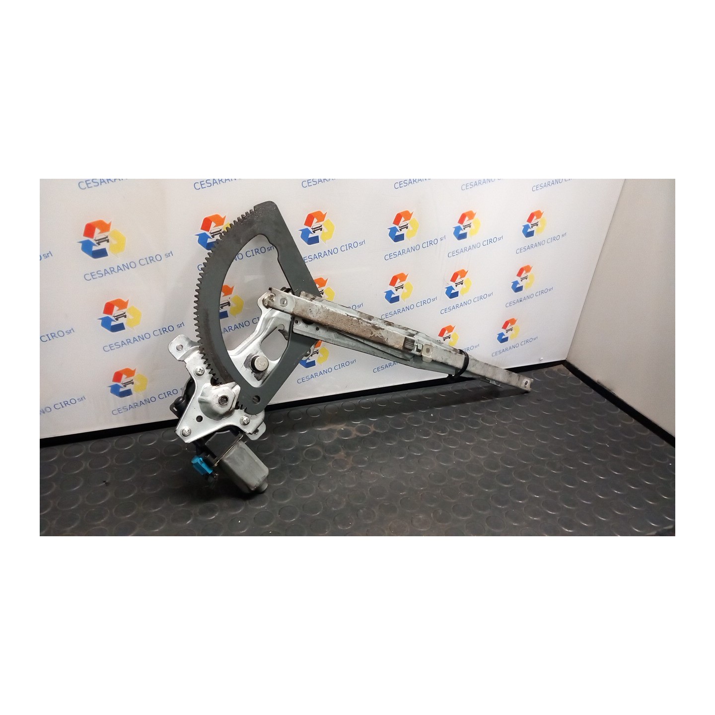 ALZACRISTALLO ELETTR. PORTA ANT. DX. 040 CHEVROLET (DAEWOO) TACUMA (U100) (01/05-) A16DMS 96261055