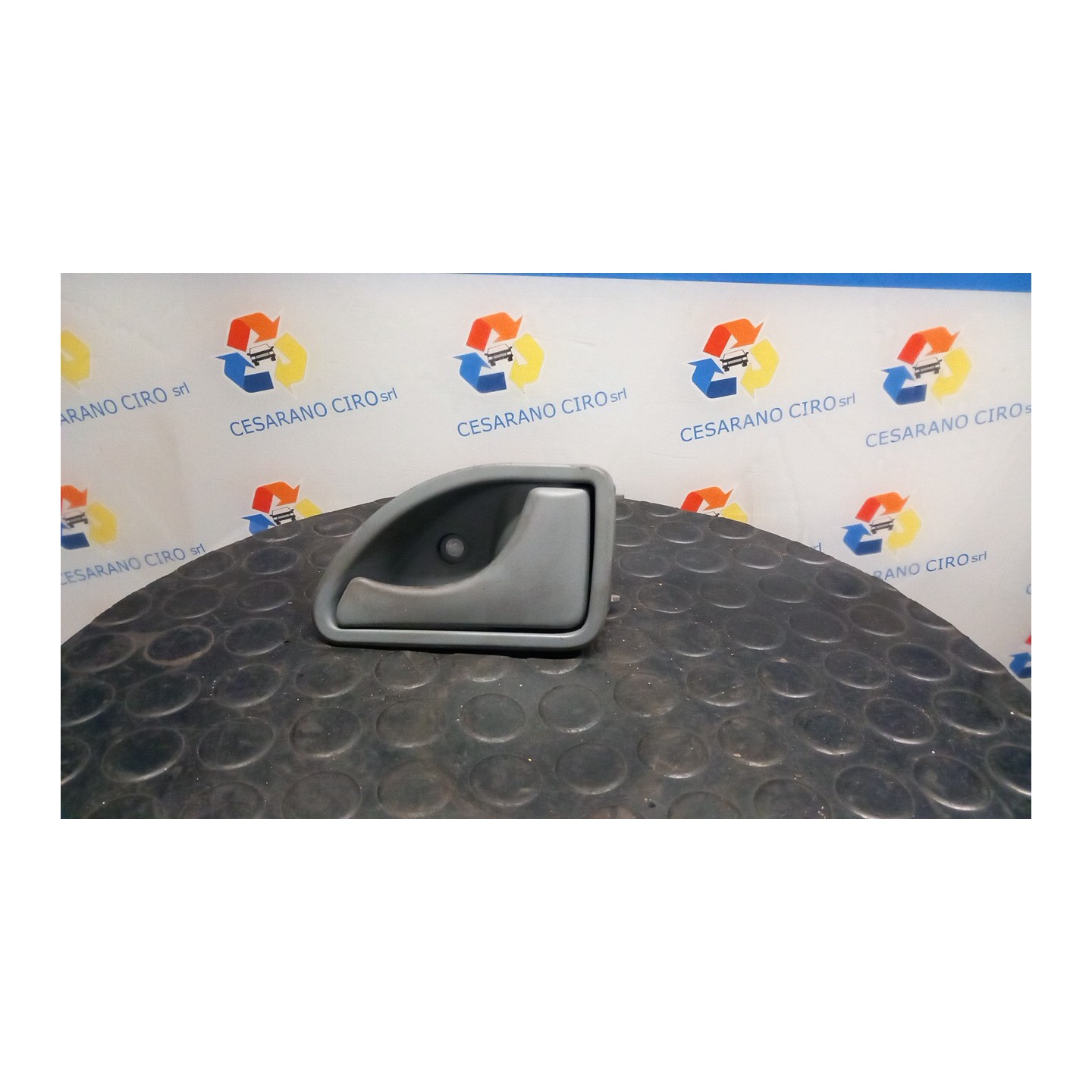 MANIGLIA INT. APERTURA  PORTA ANT. GRIGIO DX. 054 RENAULT TWINGO 1A SERIE (08/98-09/07) D7FF7 8200247803