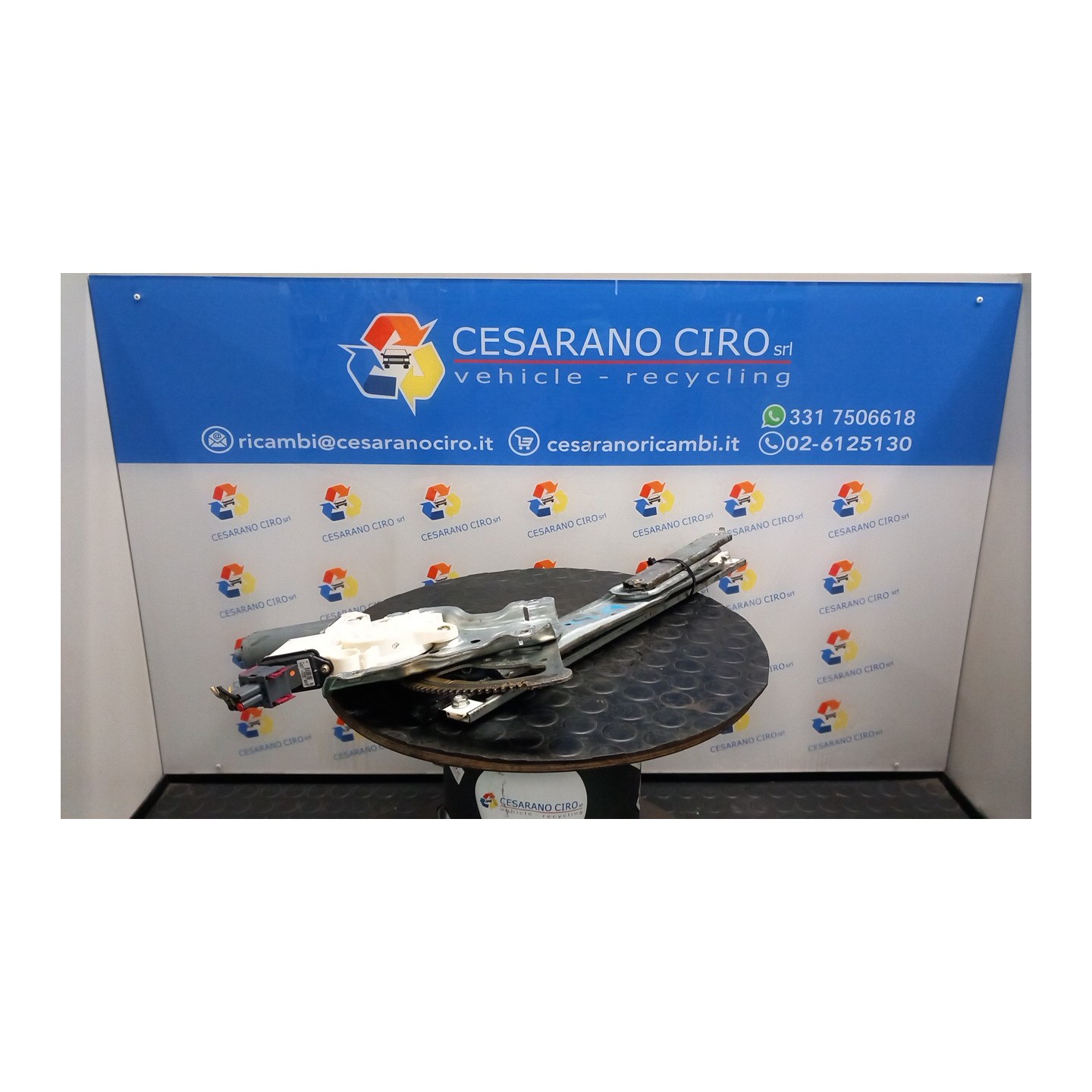 ALZACRISTALLO ELETTR. PORTA ANT. C/MOTORINO DX. 068 TOYOTA COROLLA (09/04-09/07) 1NDTV 6981002130