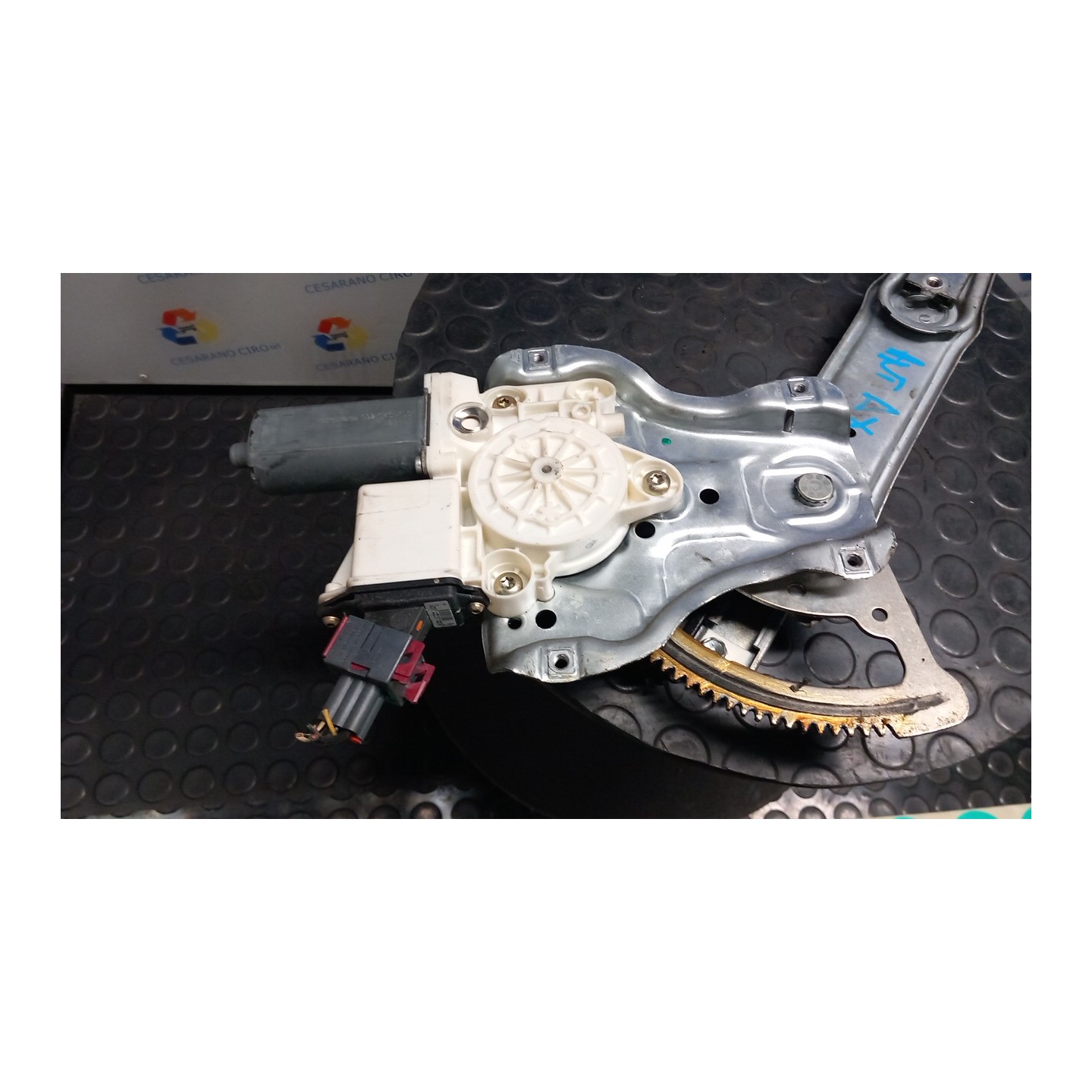 ALZACRISTALLO ELETTR. PORTA ANT. C/MOTORINO DX. 068 TOYOTA COROLLA (09/04-09/07) 1NDTV 6981002130