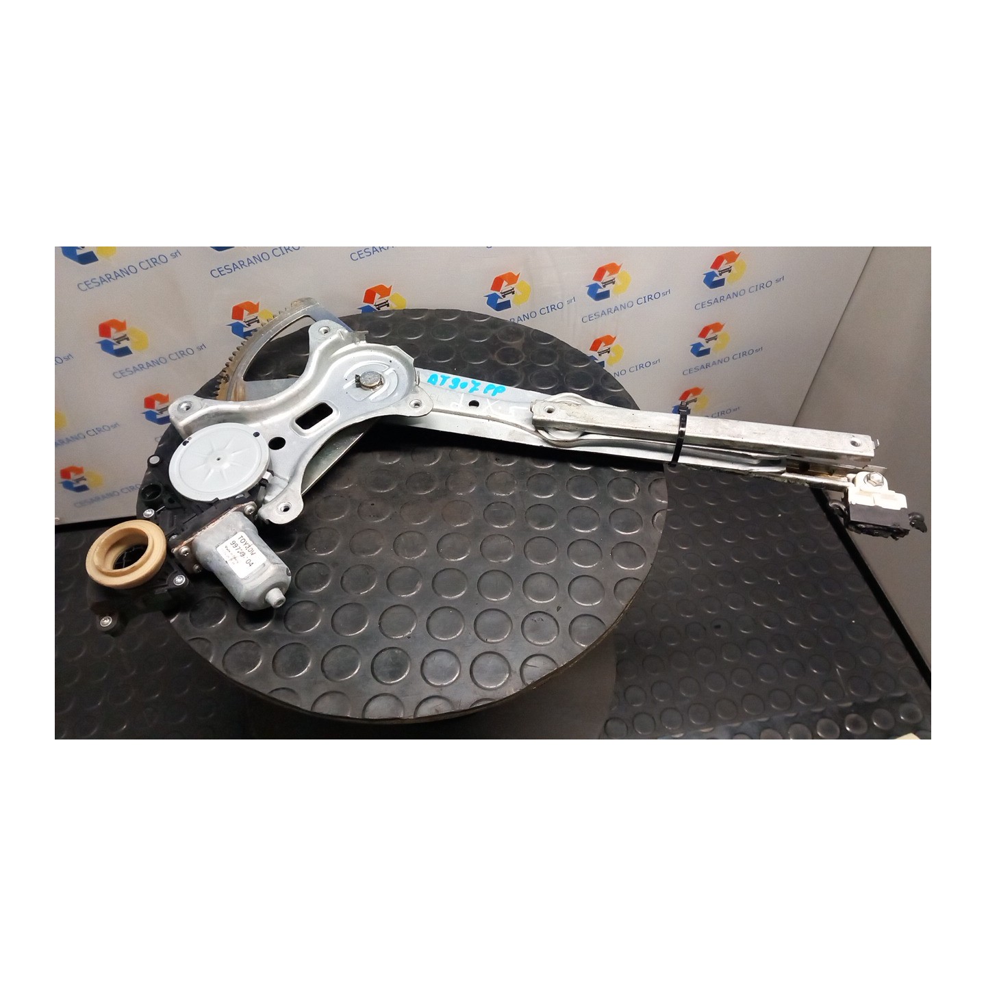 ALZACRISTALLO ELETTR. PORTA POST. SOL C/MOTORINO SX. 081 TOYOTA COROLLA VERSO (03/04-12/09) 2ADFTV 698400F020
