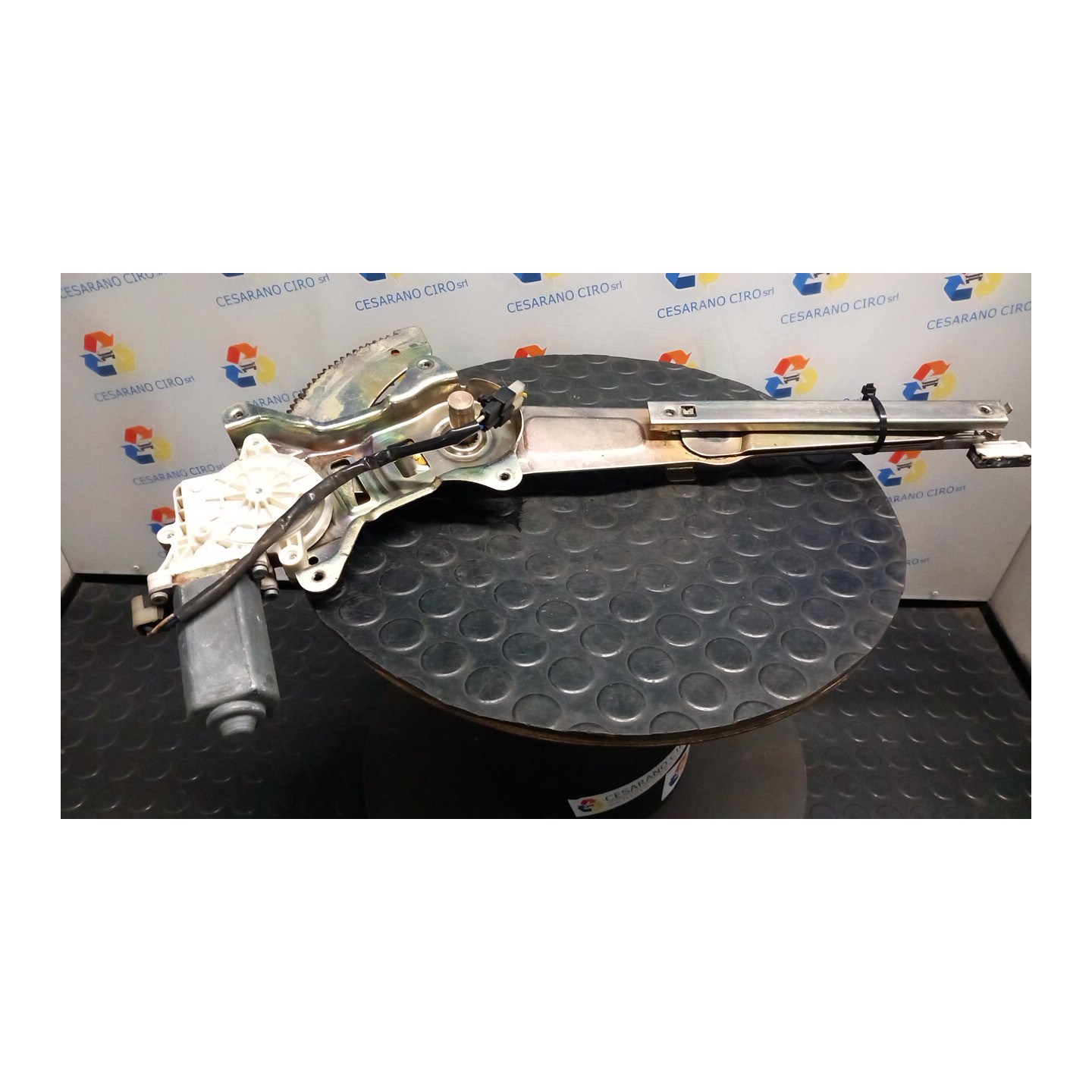 ALZACRISTALLO ELETTR. PORTA ANT. C/MOTORINO SX. 010 DR DR5 (12/07-) SQR481F 741040013