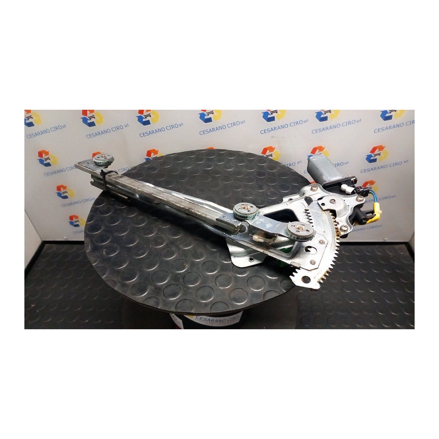 ALZACRISTALLO ELETTR. PORTA POST. DX. 058 SUBARU LEGACY (02/99-10/03) EJ25 62222AE000