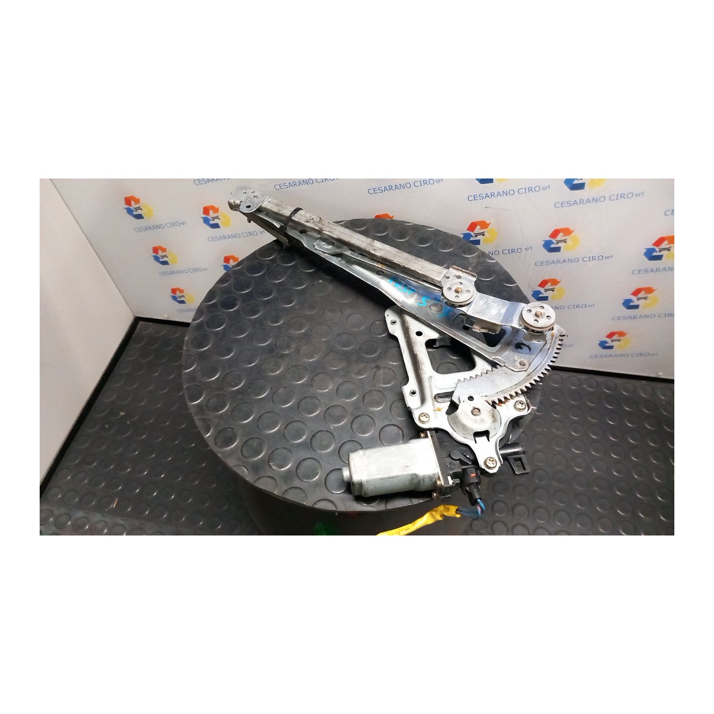 ALZACRISTALLO ELETTR. PORTA POST. SX. 059 SUBARU LEGACY (02/99-10/03) EJ25 62222AE010